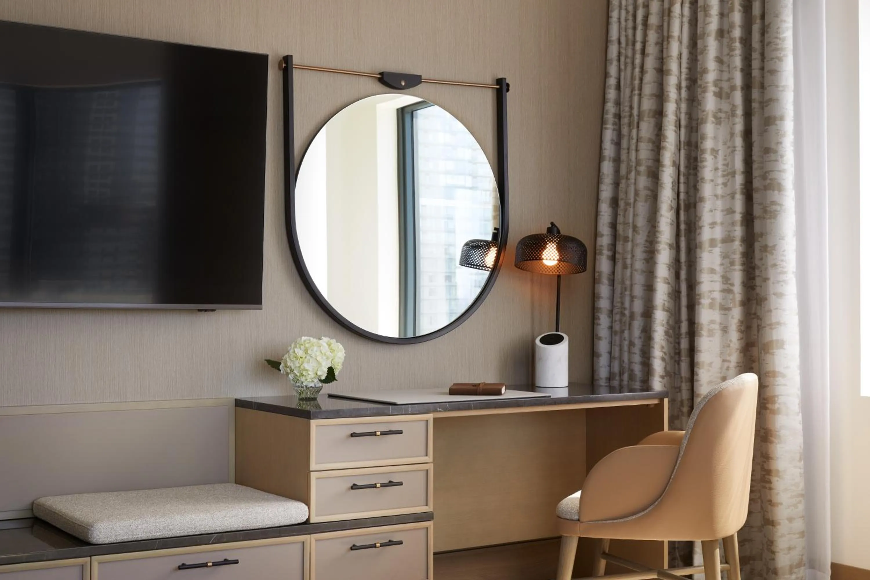 TV and multimedia in InterContinental Seattle Bellevue, by IHG
