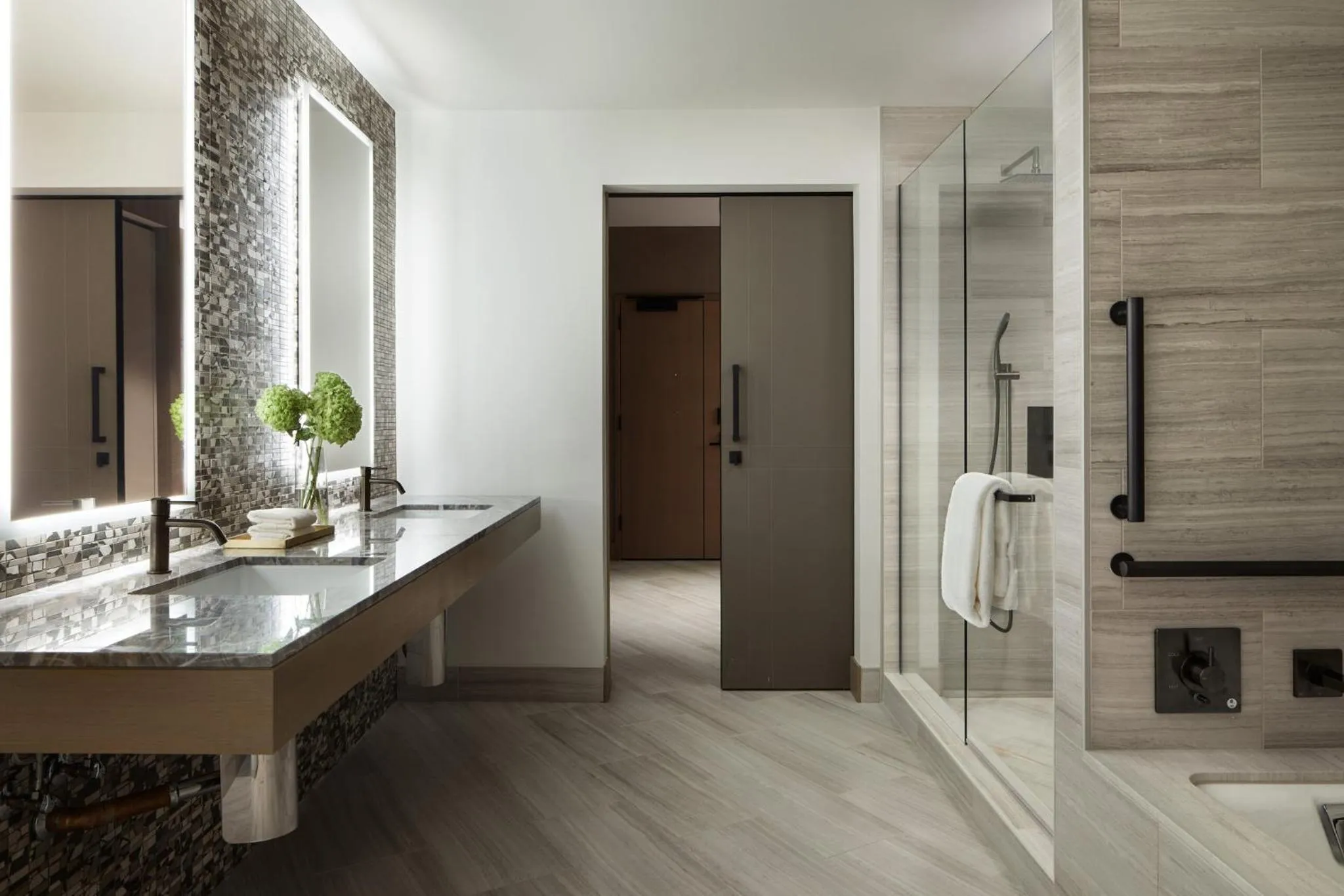 Photo of the whole room in InterContinental Seattle Bellevue, by IHG