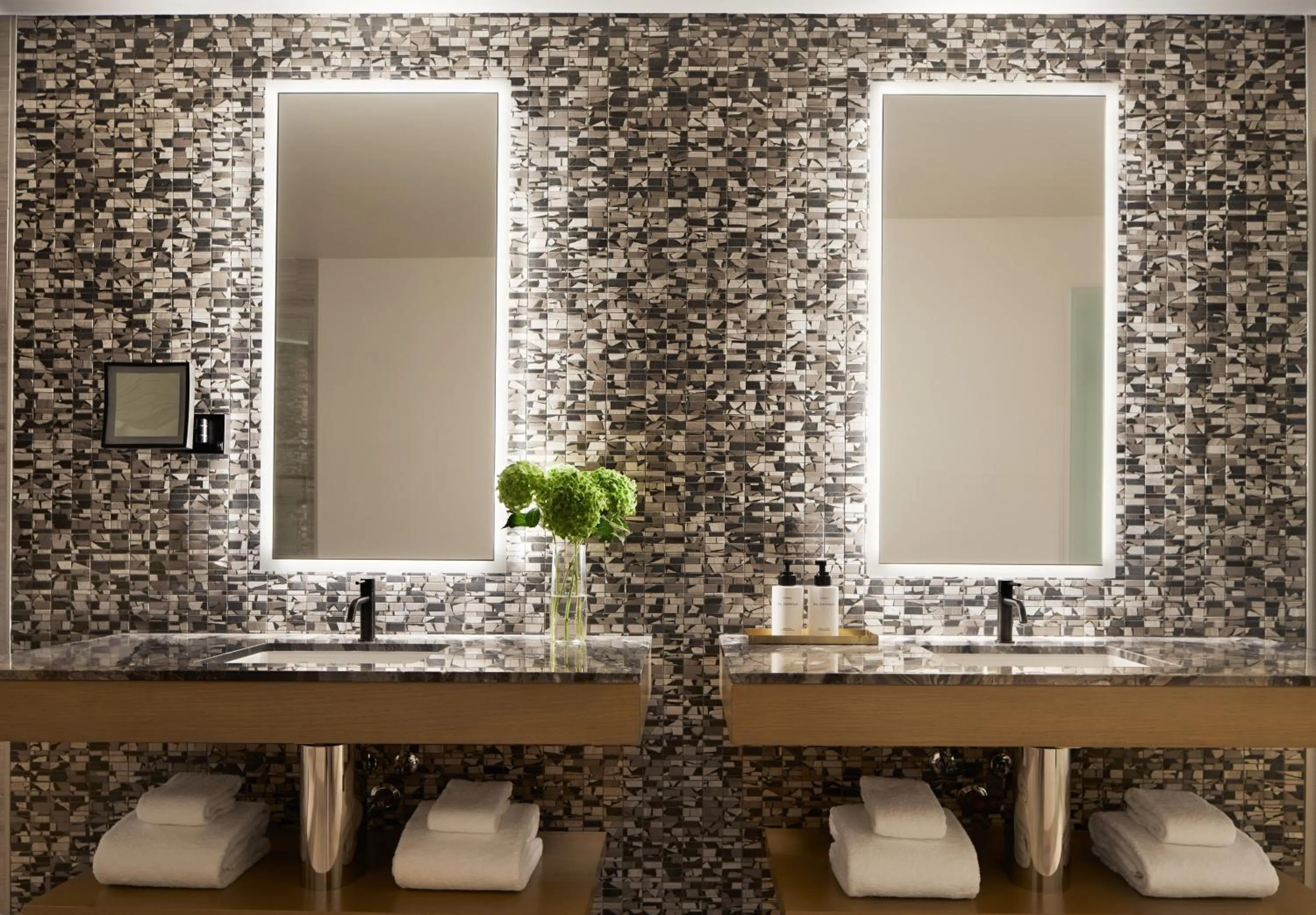 Bathroom in InterContinental Seattle Bellevue, by IHG