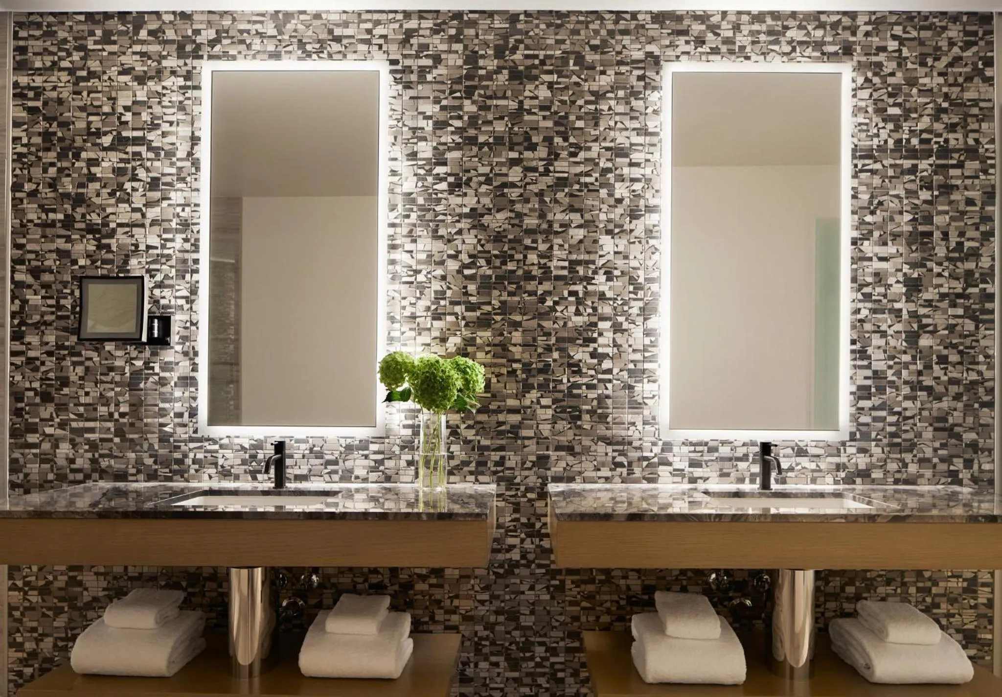 Bathroom in InterContinental Seattle Bellevue, by IHG