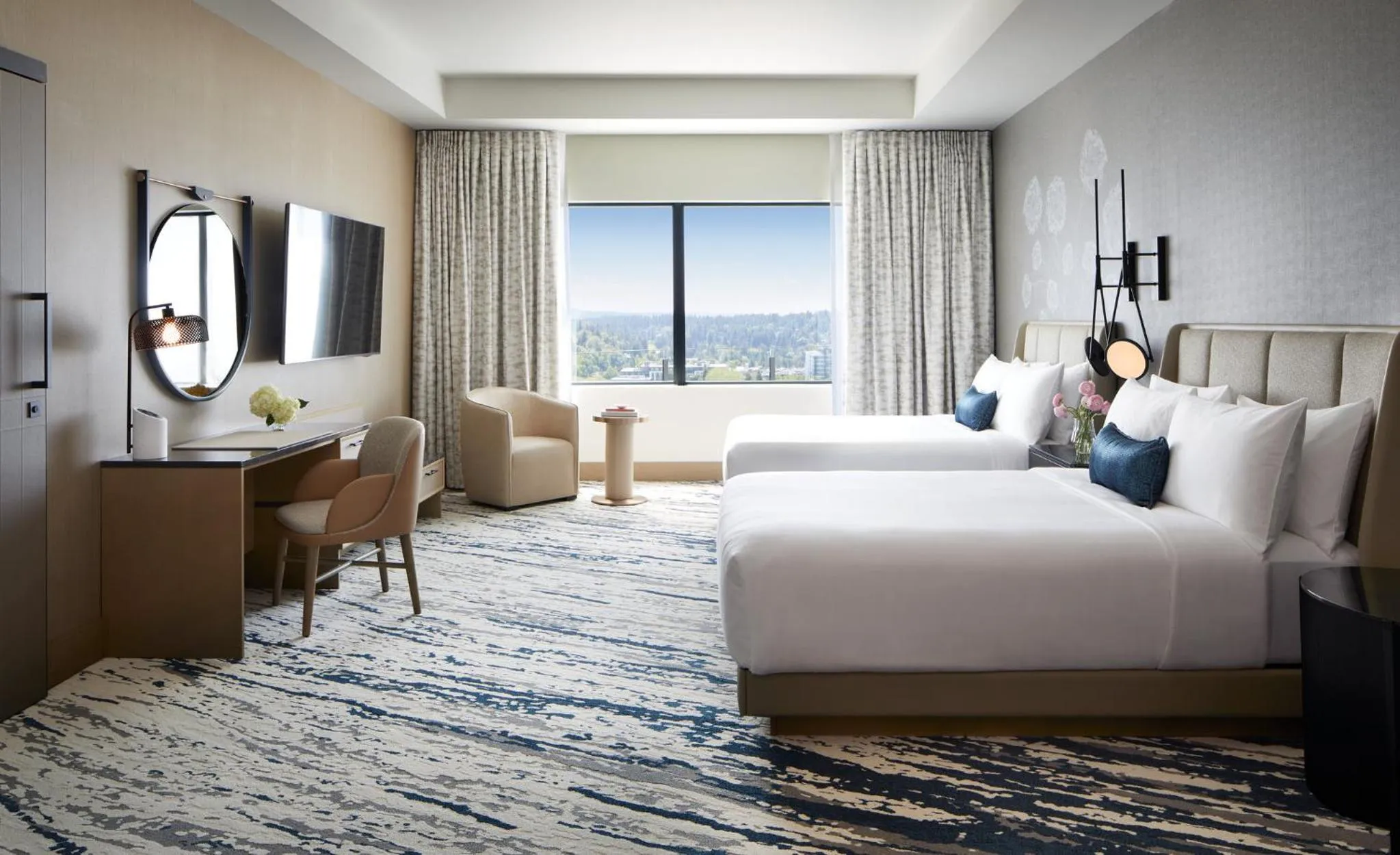 Photo of the whole room, Bed in InterContinental Seattle Bellevue, by IHG