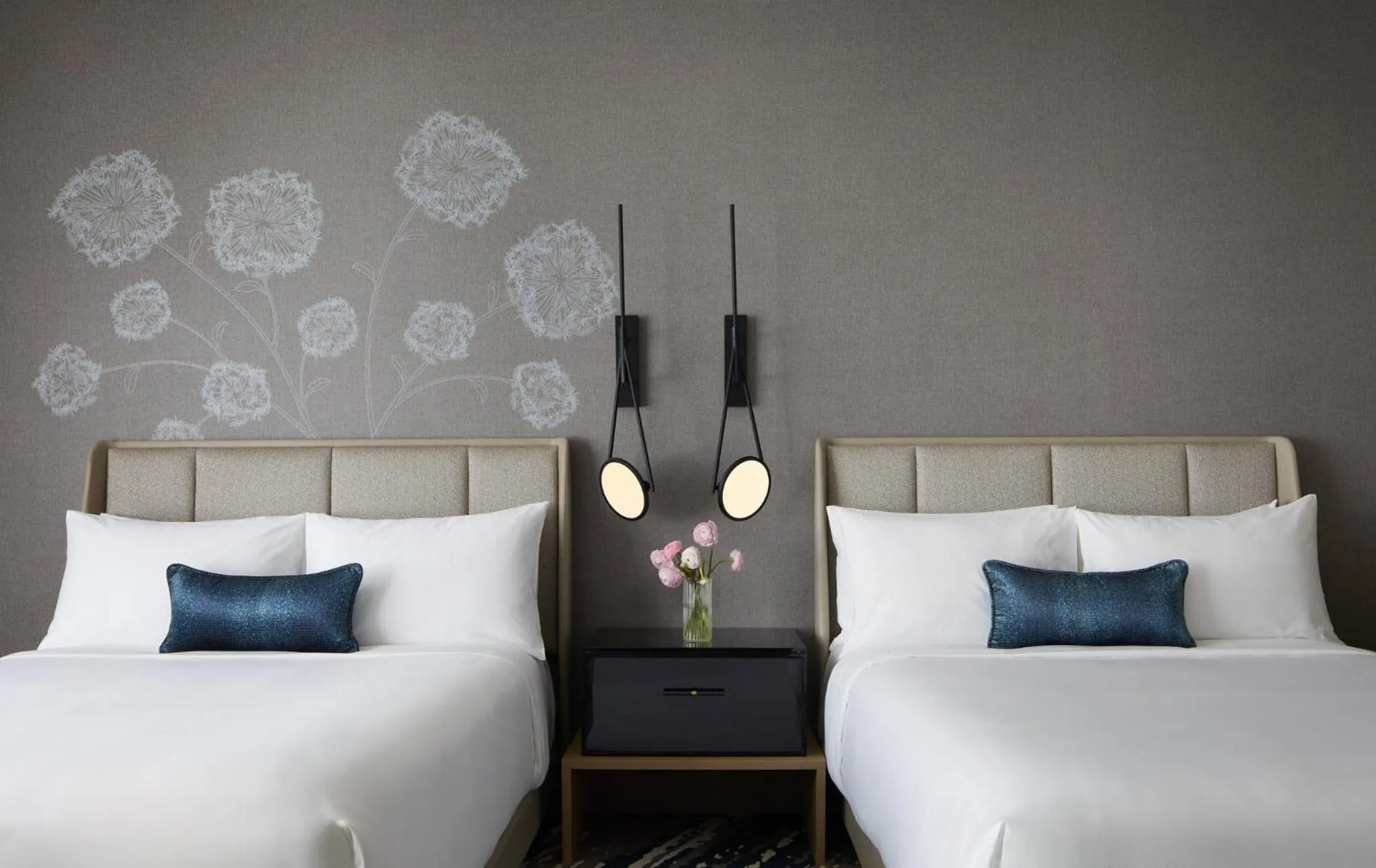 Photo of the whole room, Bed in InterContinental Seattle Bellevue, by IHG