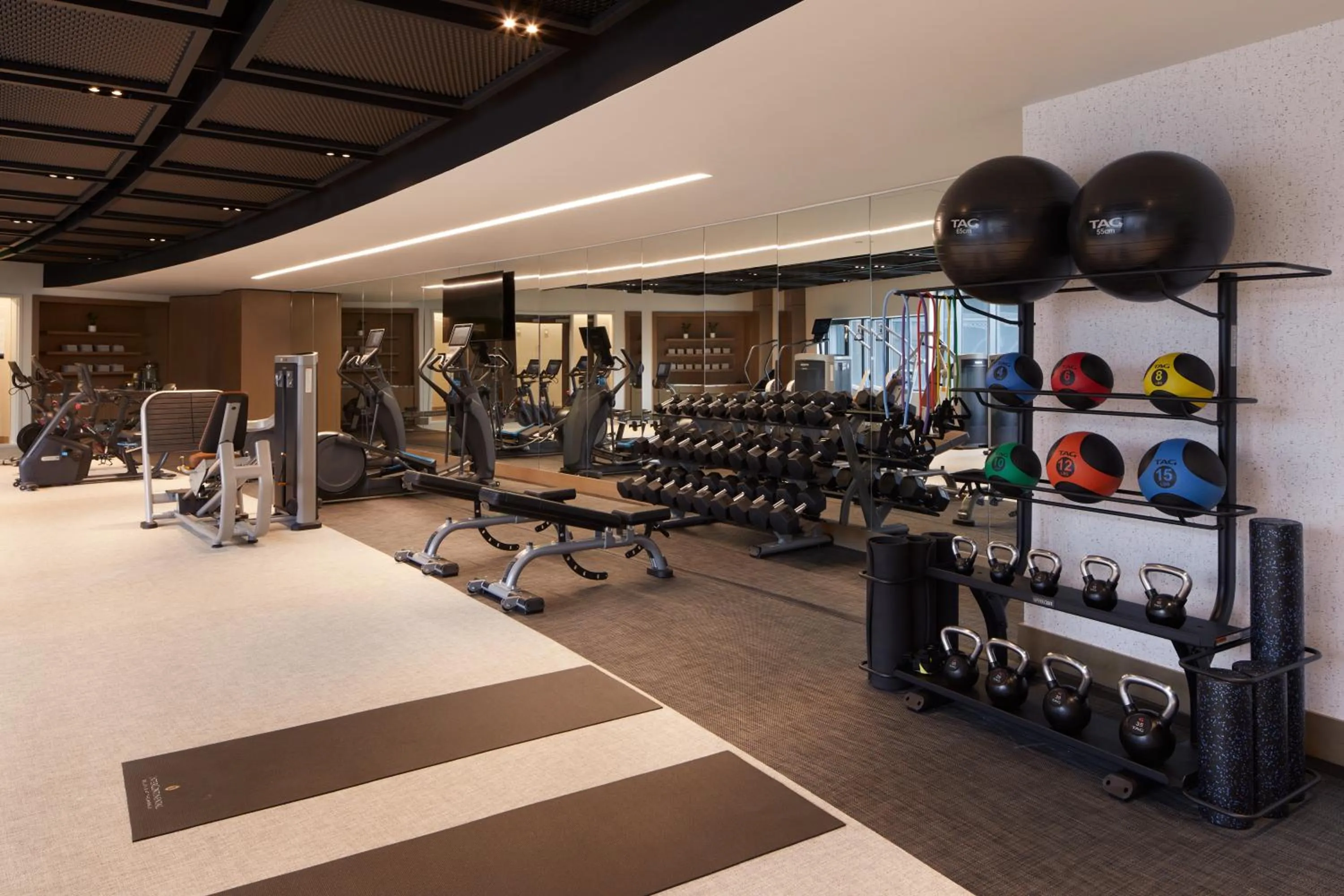 Fitness centre/facilities in InterContinental Seattle Bellevue, by IHG