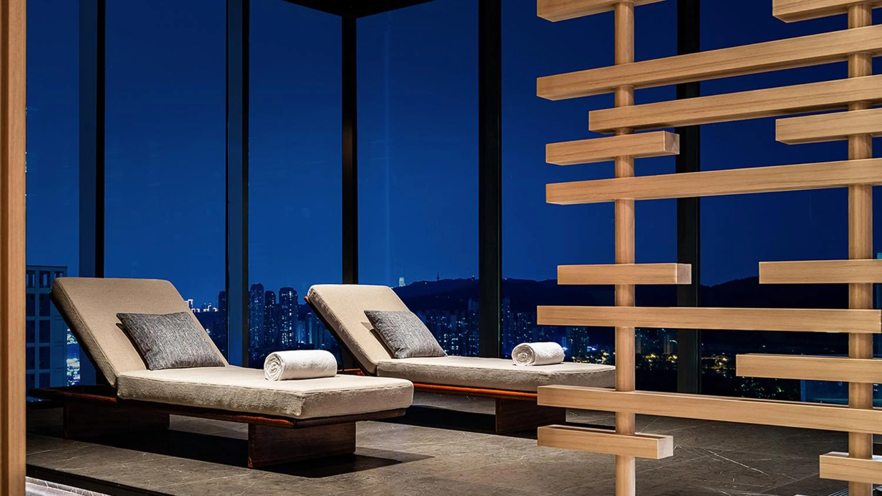 Swimming pool in Hotel Indigo Changsha Meixi Lake