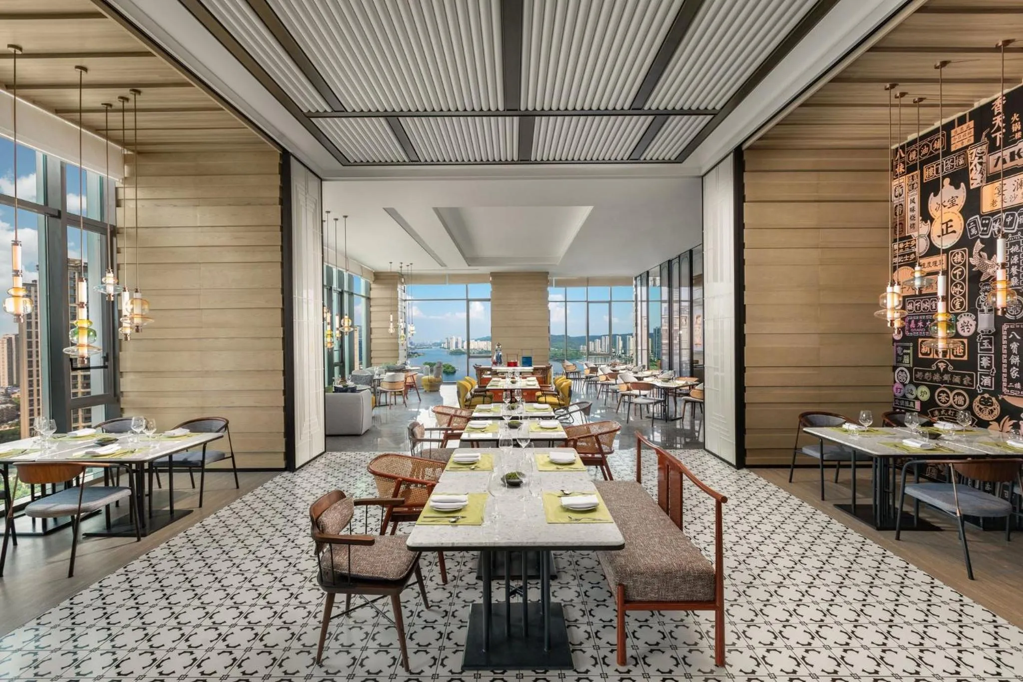 Restaurant/places to eat in Hotel Indigo Changsha Meixi Lake