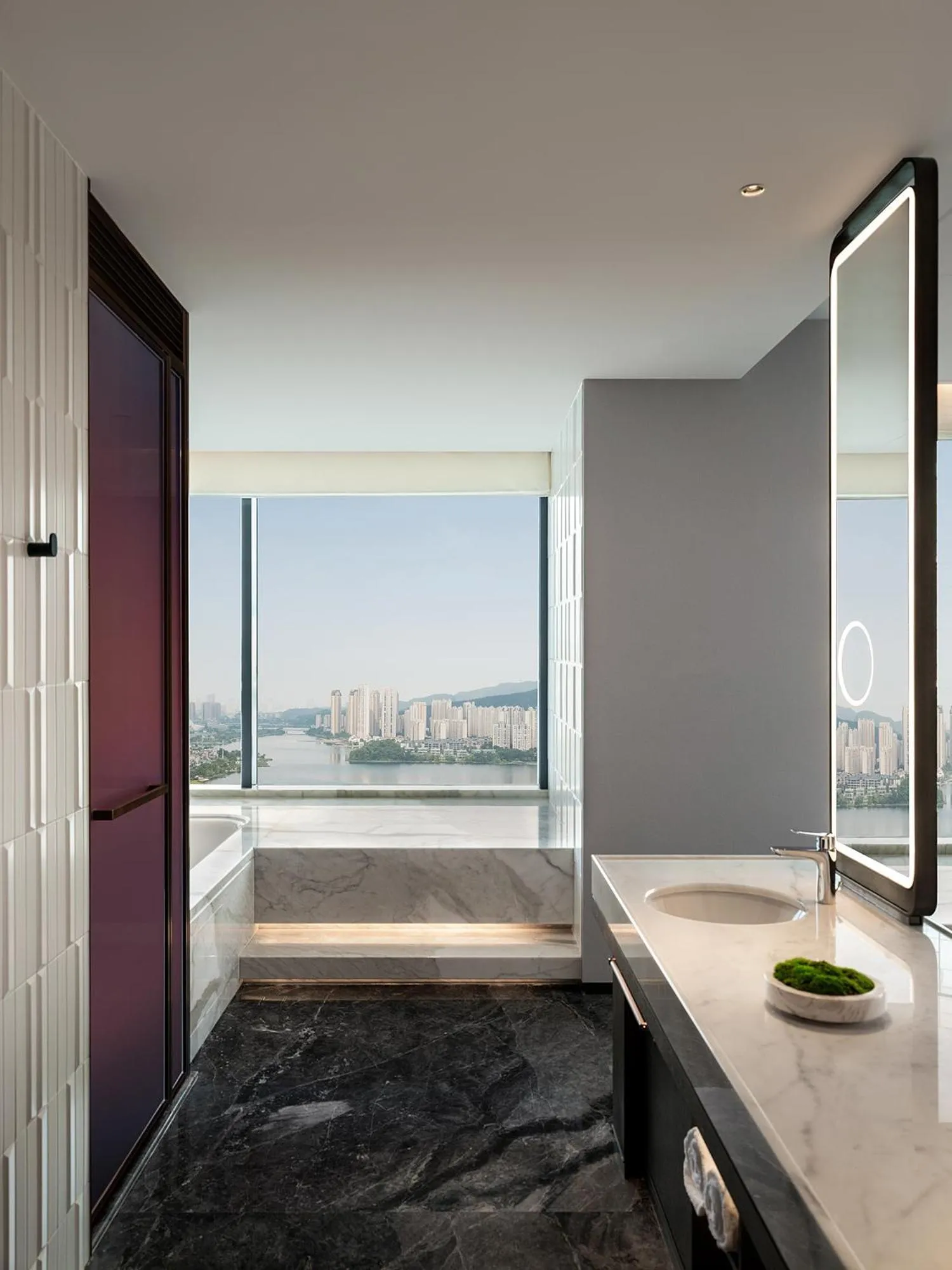 Bathroom, Bed in Hotel Indigo Changsha Meixi Lake