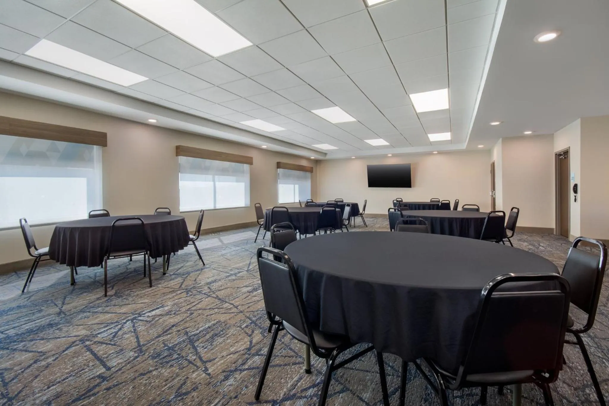Meeting/conference room in Holiday Inn Express & Suites Muskegon - Grand Haven by IHG