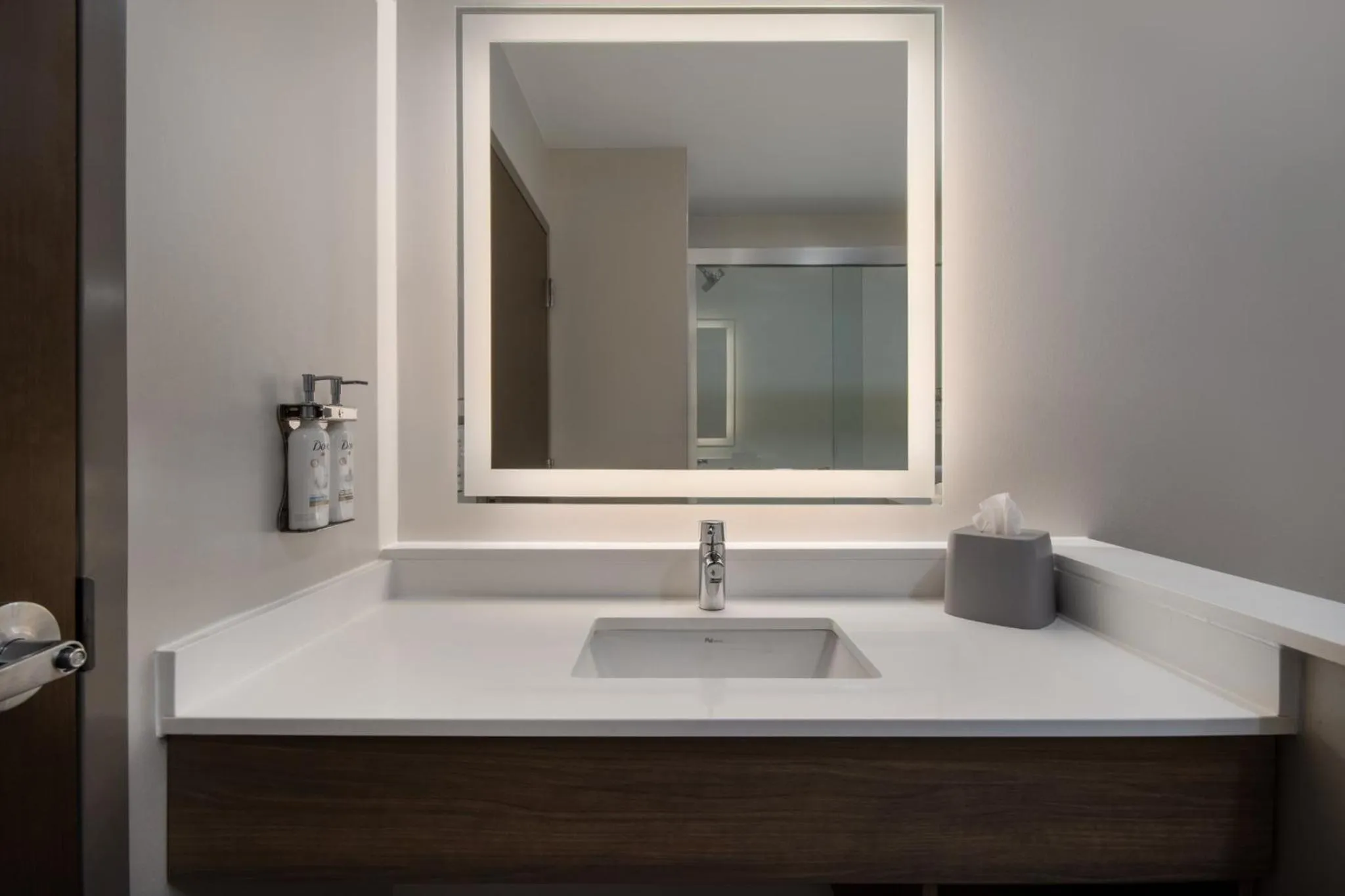 Bathroom in Holiday Inn Express & Suites Muskegon - Grand Haven by IHG