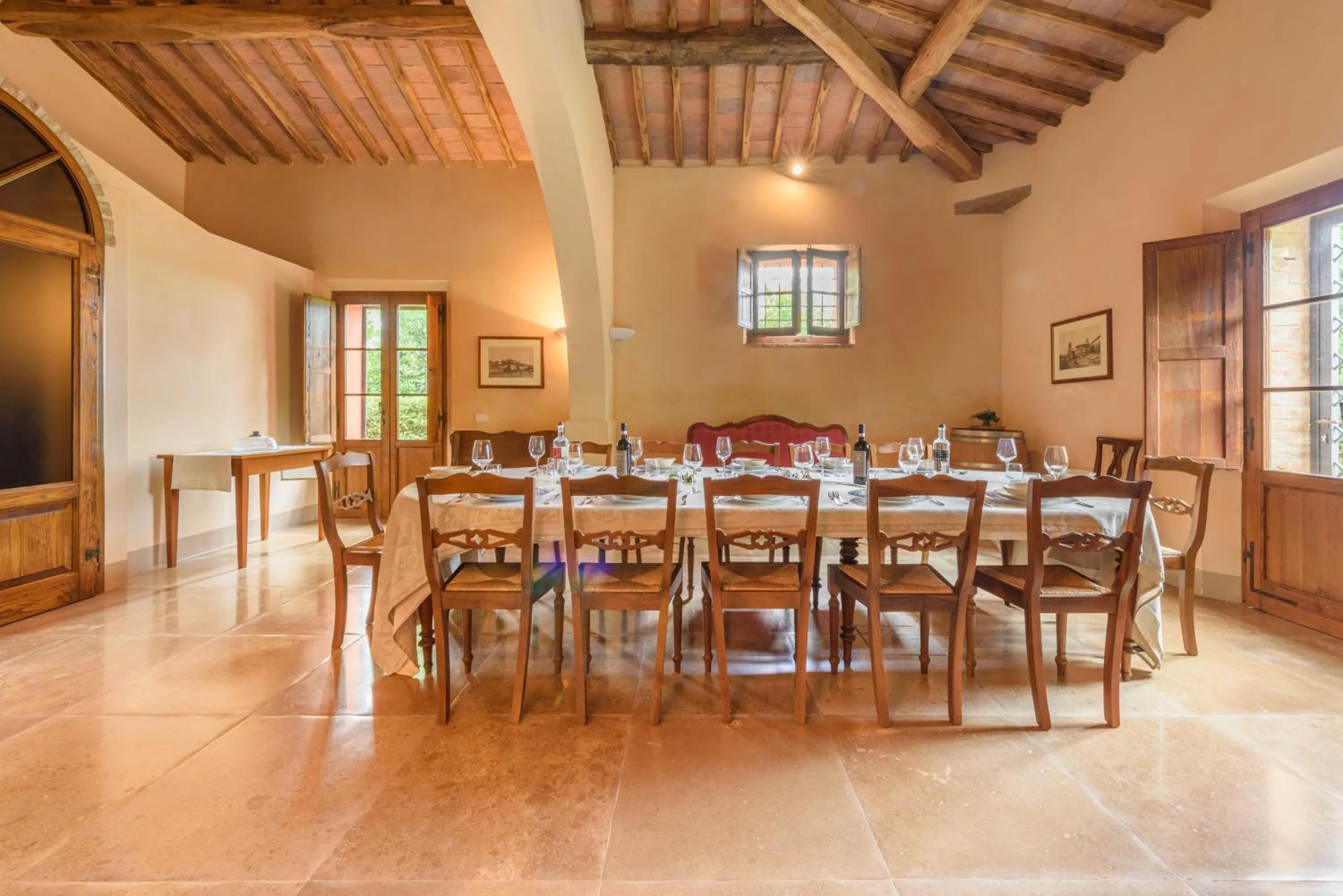 Dining area in Villa Boschetto by Mmega
