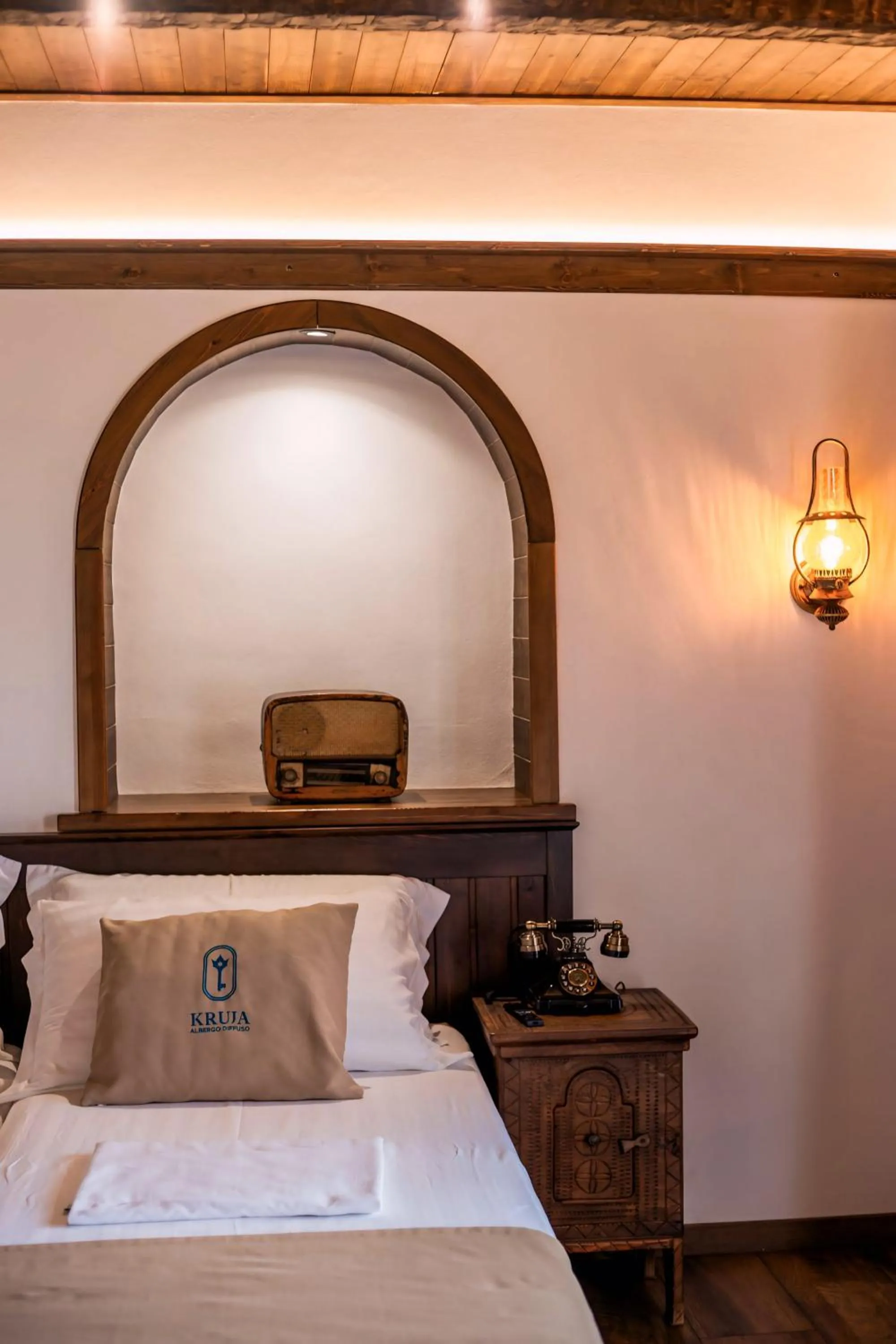 Bedroom, Bed in Kruja Albergo Diffuso , Inside Kruja Castle