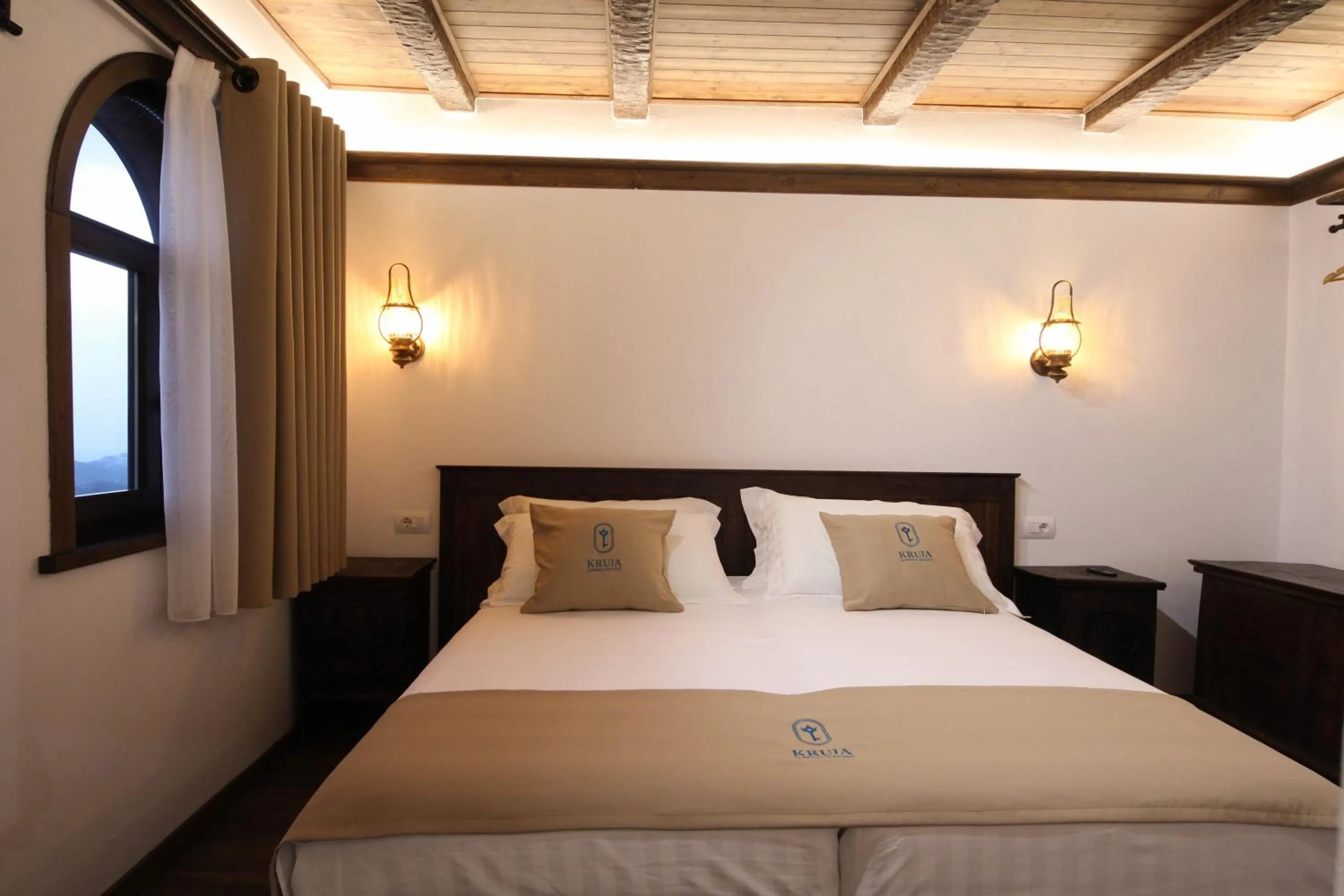 Bed in Kruja Albergo Diffuso , Inside Kruja Castle