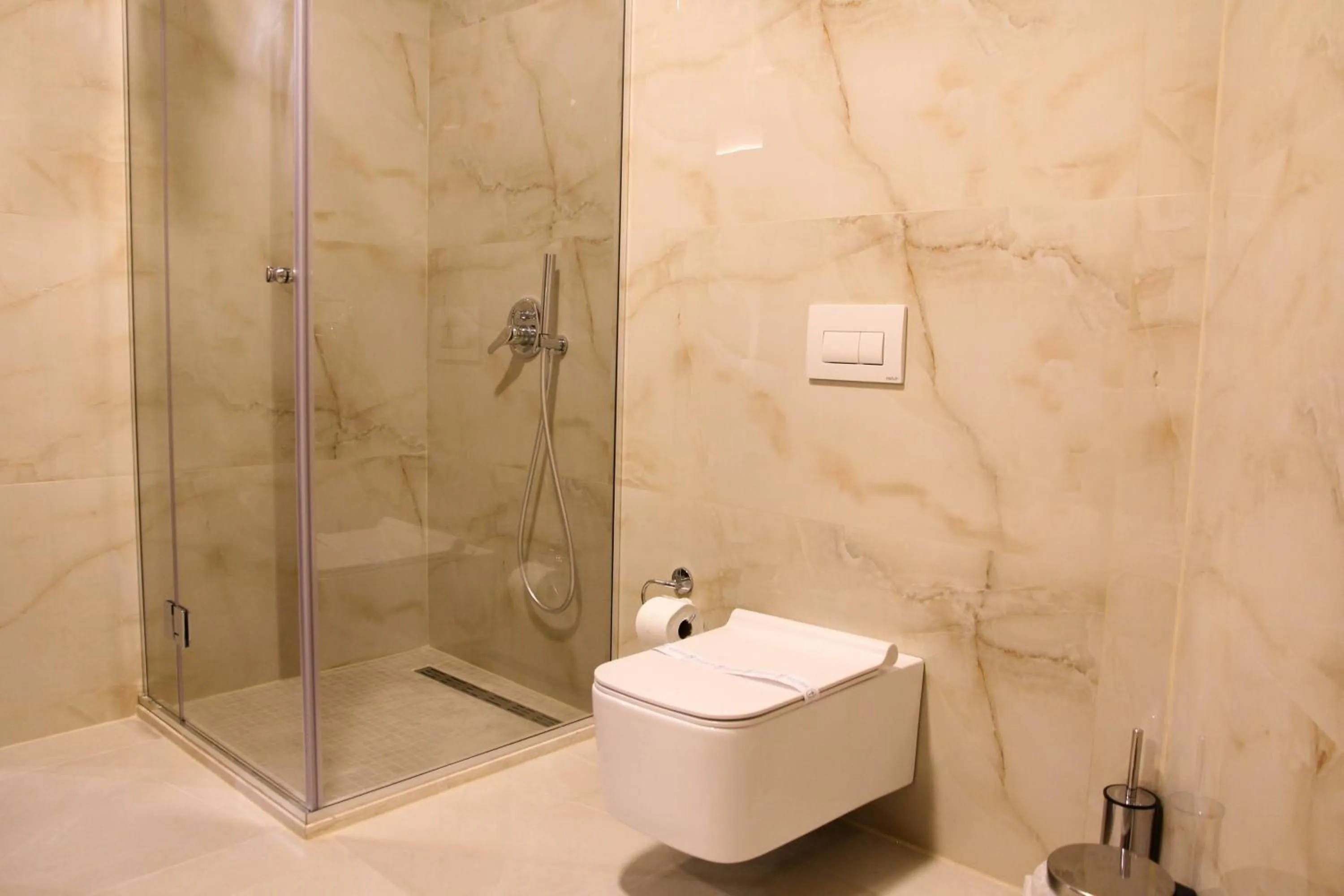 Shower in Kruja Albergo Diffuso , Inside Kruja Castle