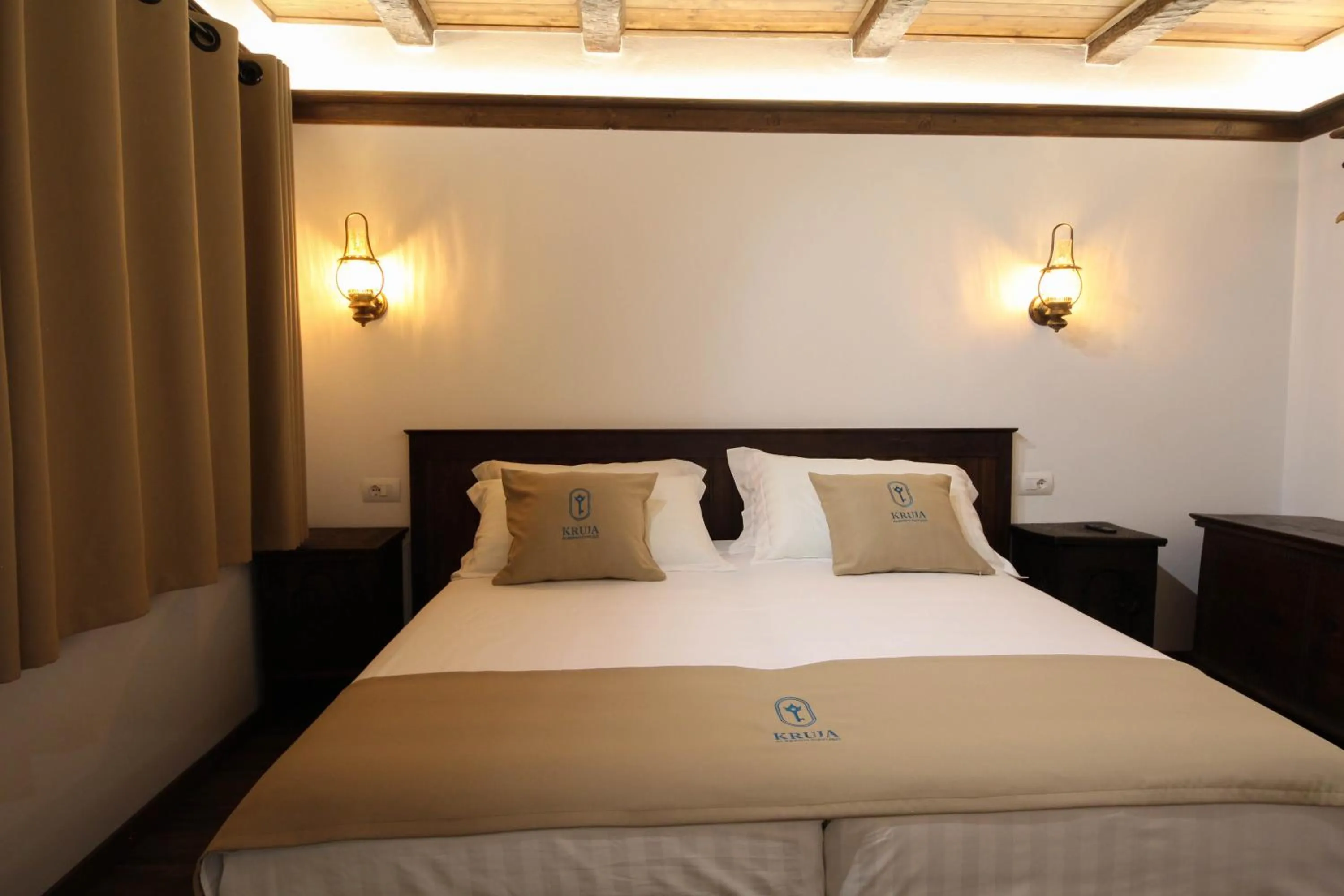 Bed in Kruja Albergo Diffuso , Inside Kruja Castle