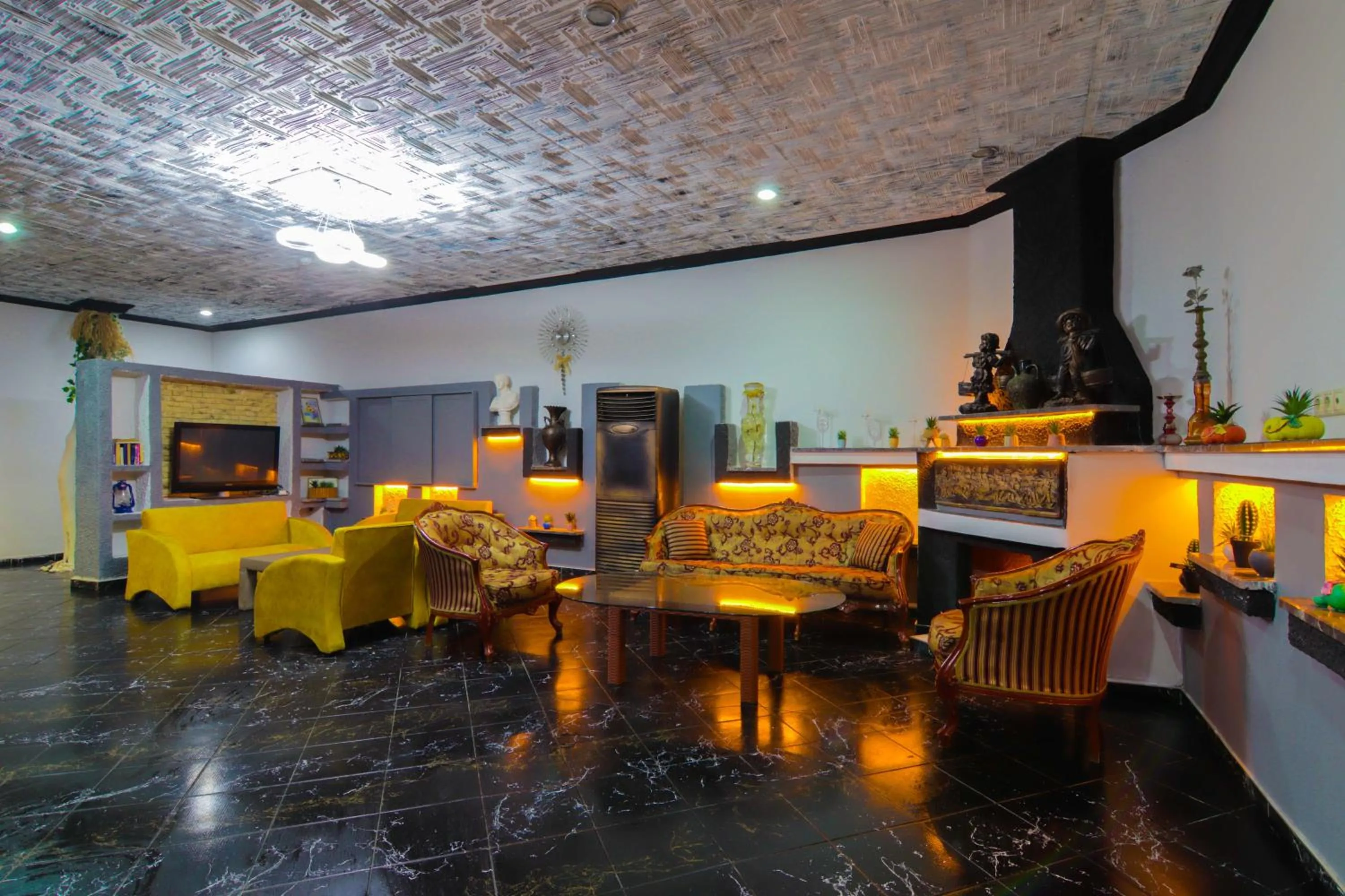 Lobby or reception in Aperion Beach Hotel Side