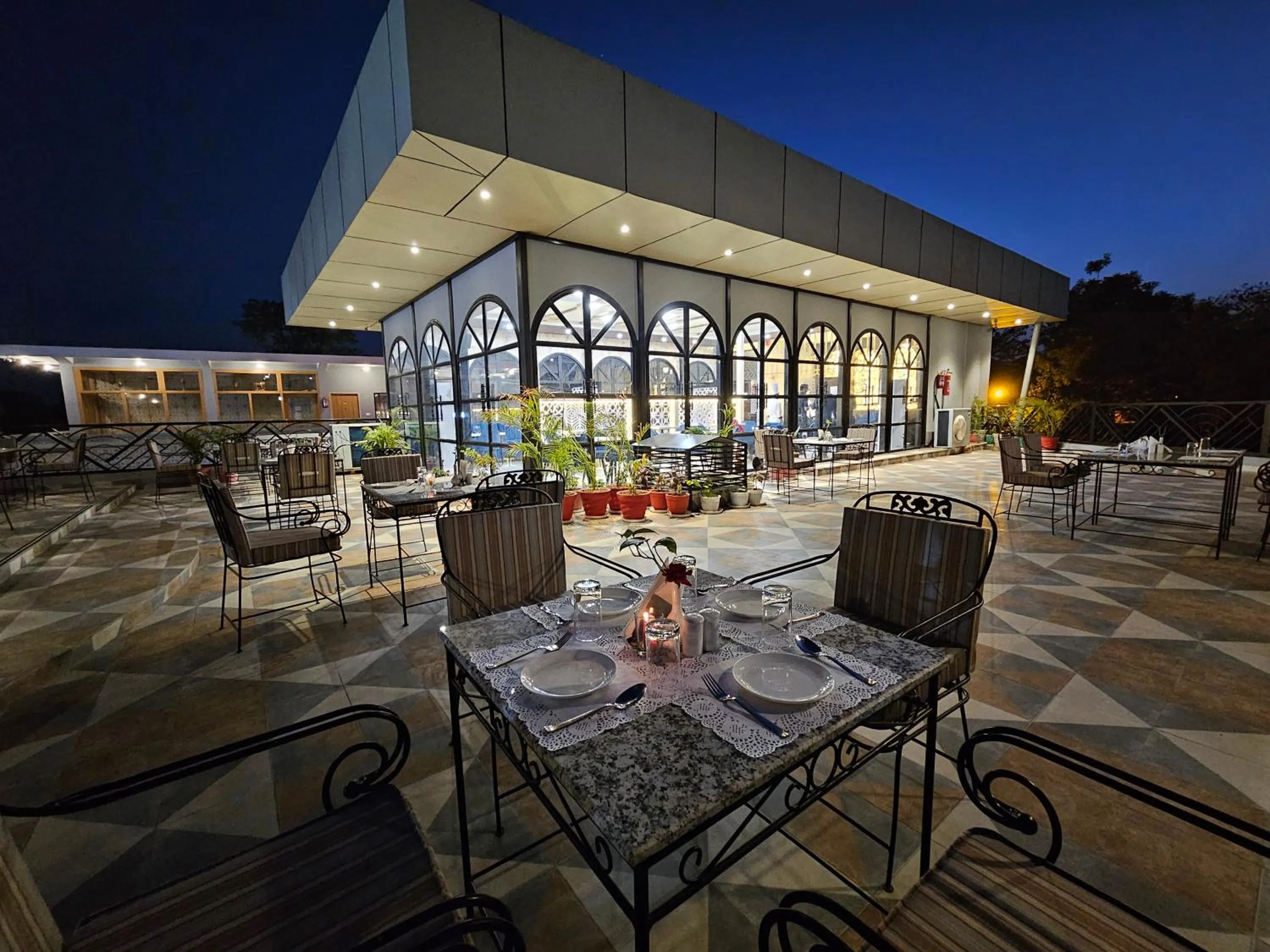 Restaurant/places to eat in Hotel The Bundela - Khajuraho, Madhya Pradesh