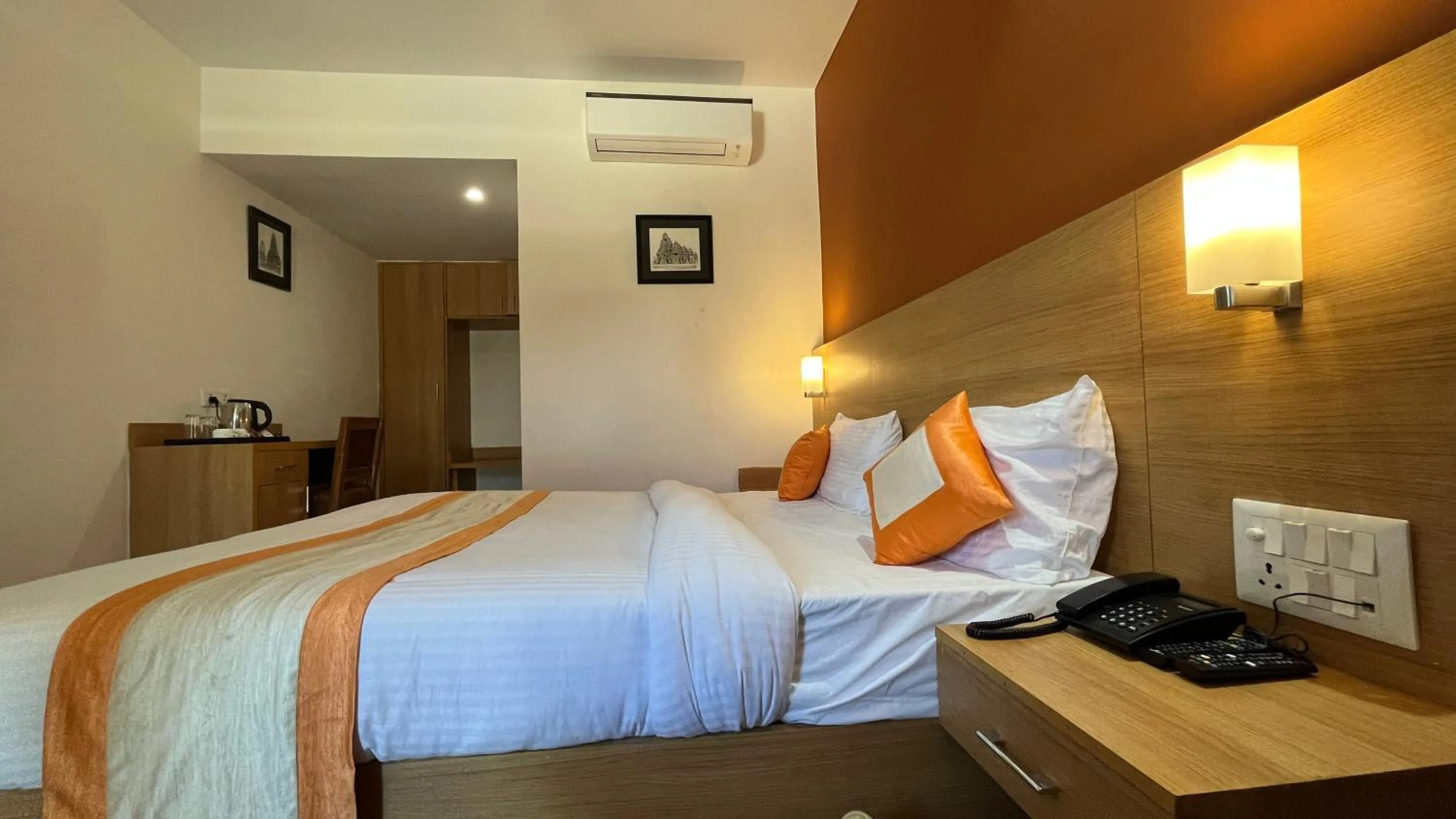 Bed in Hotel The Bundela - Khajuraho, Madhya Pradesh