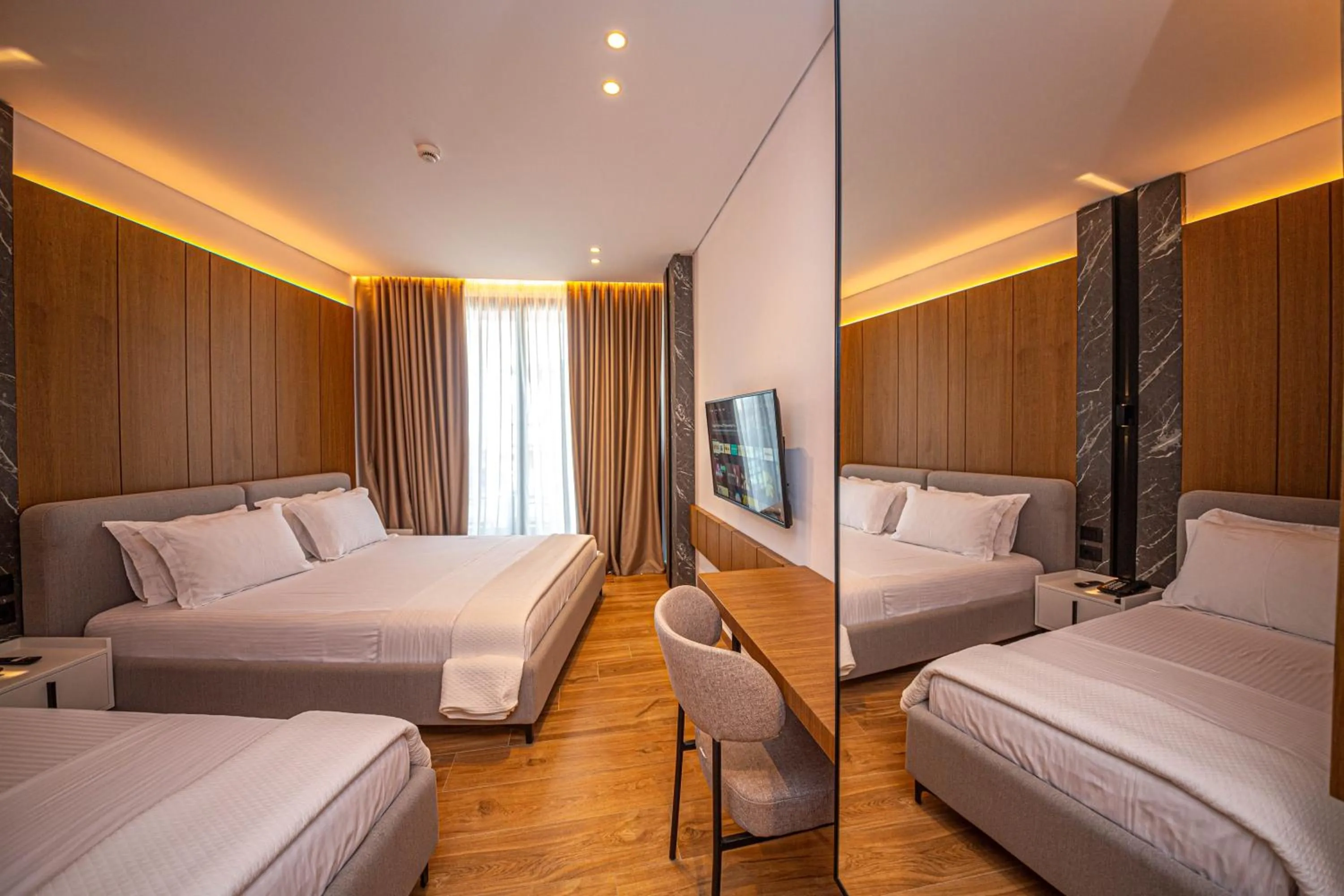 Deluxe Triple Room with Balcony in Nobbu Hotel Ksamil