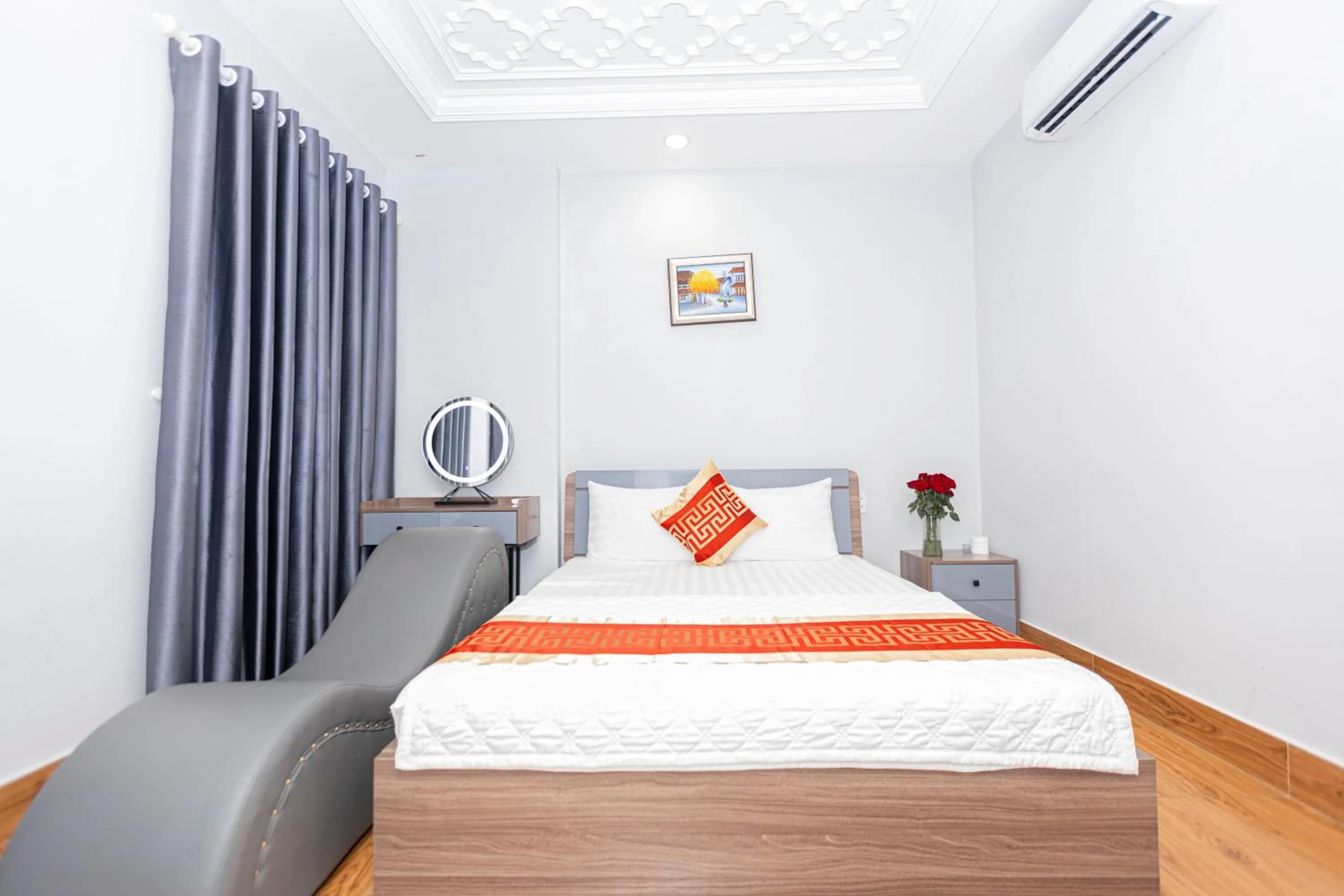 Bed in Phú Gia Hotel