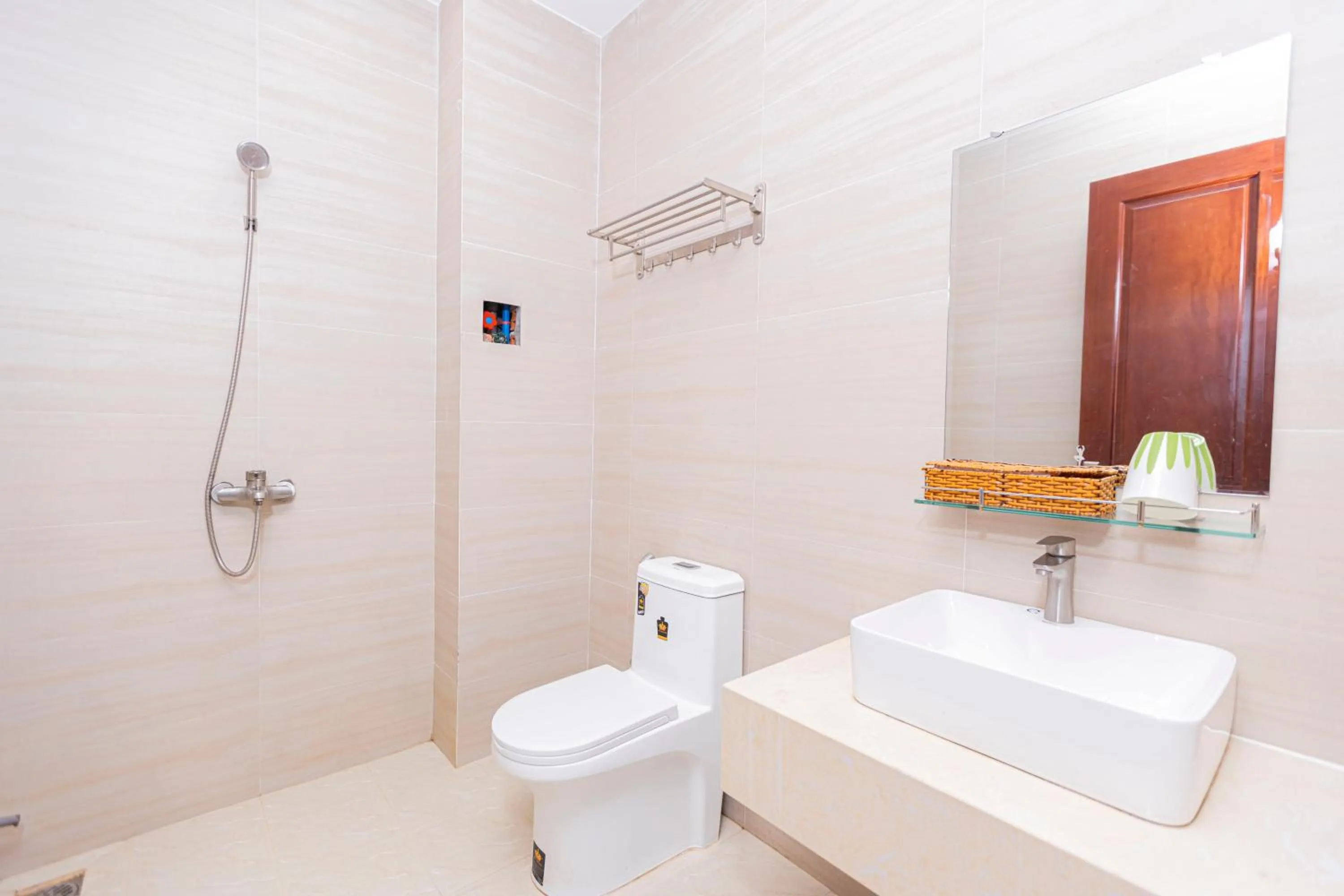 Toilet in Phú Gia Hotel