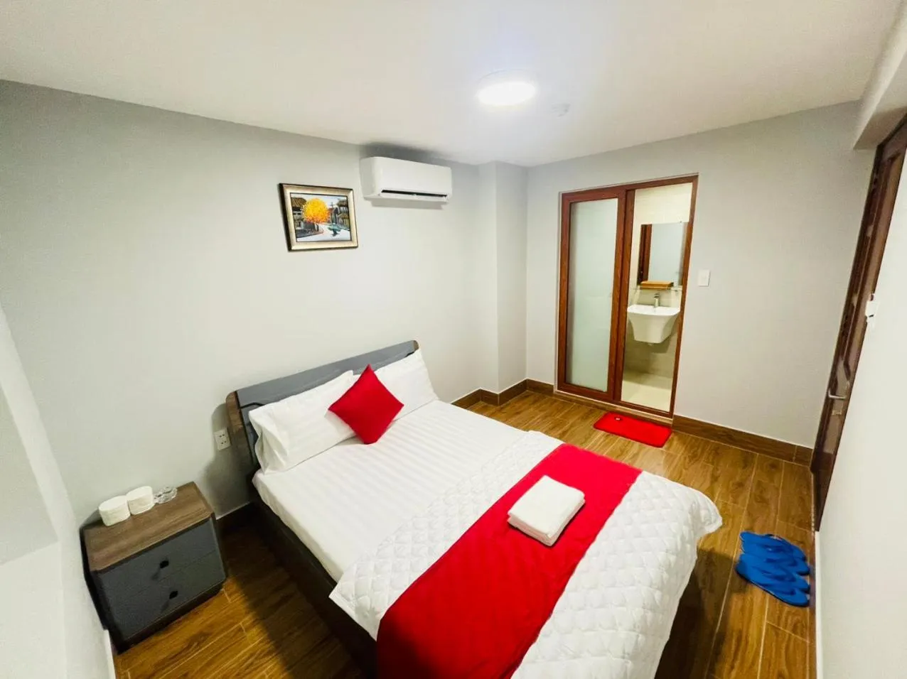 Bed in Phú Gia Hotel