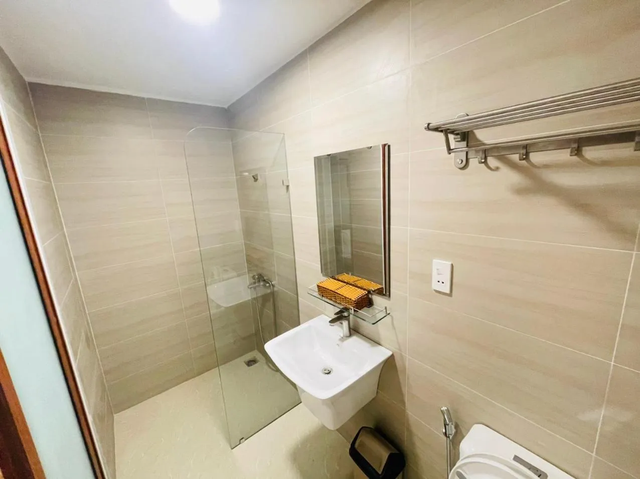 Shower in Phú Gia Hotel