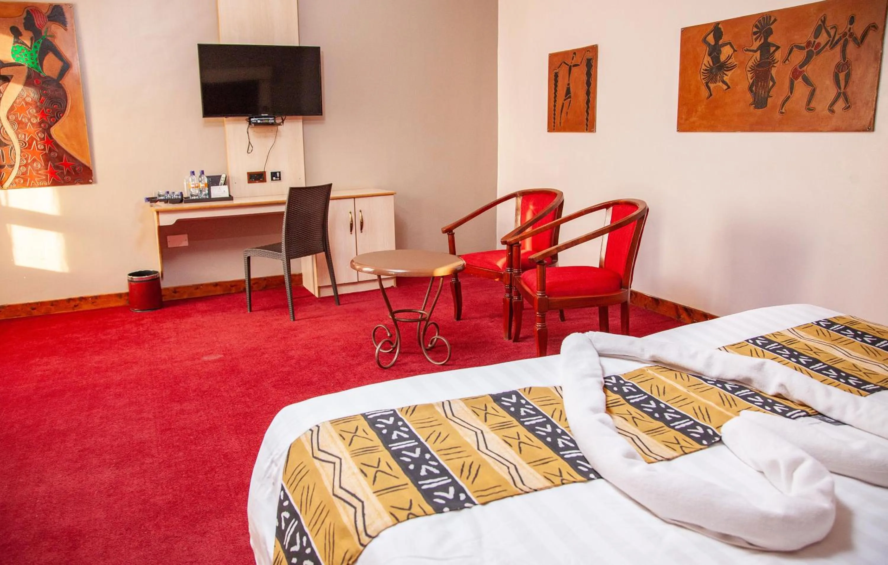 Bed in The Luke Hotel Cravers Thika