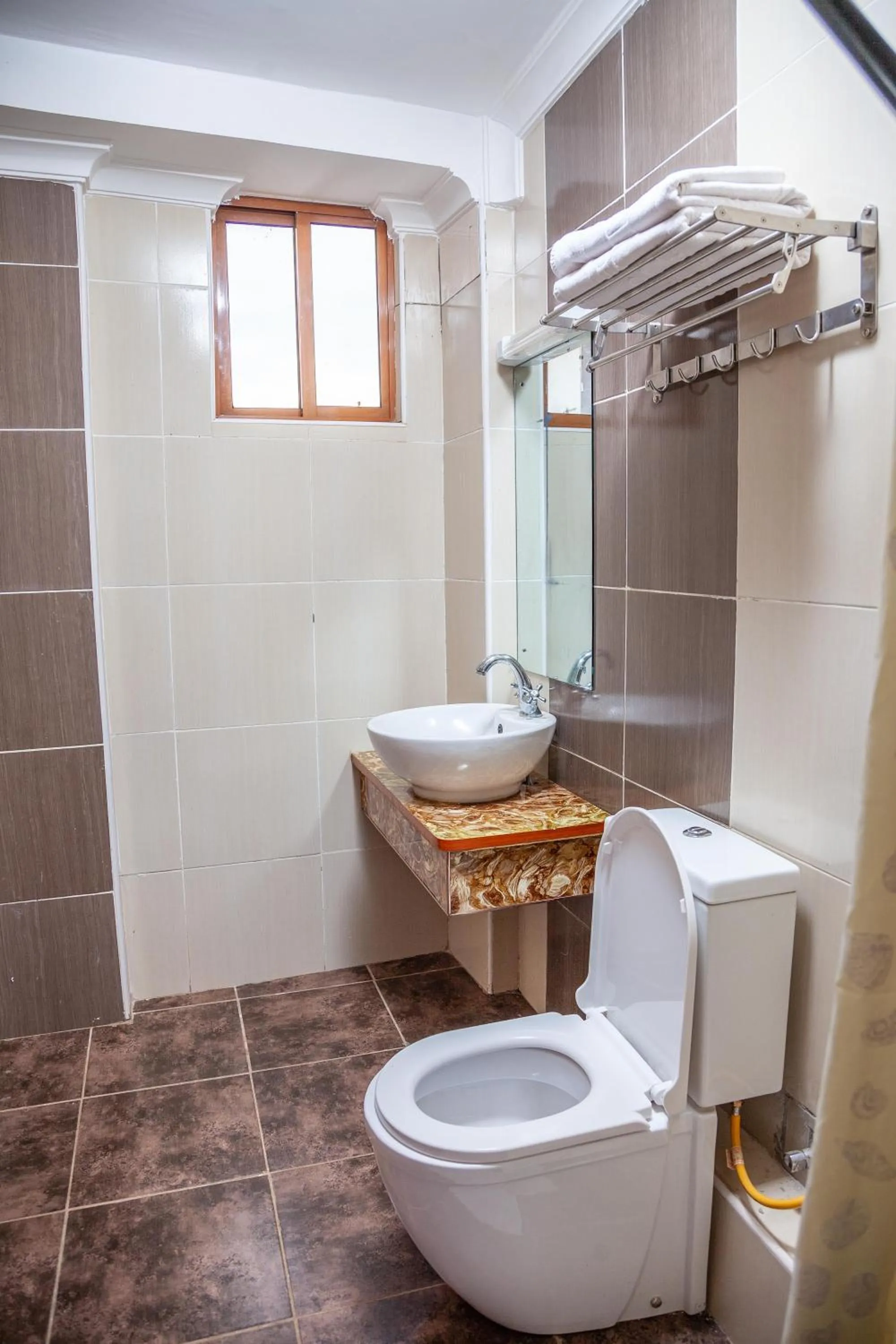 Shower in The Luke Hotel Cravers Thika