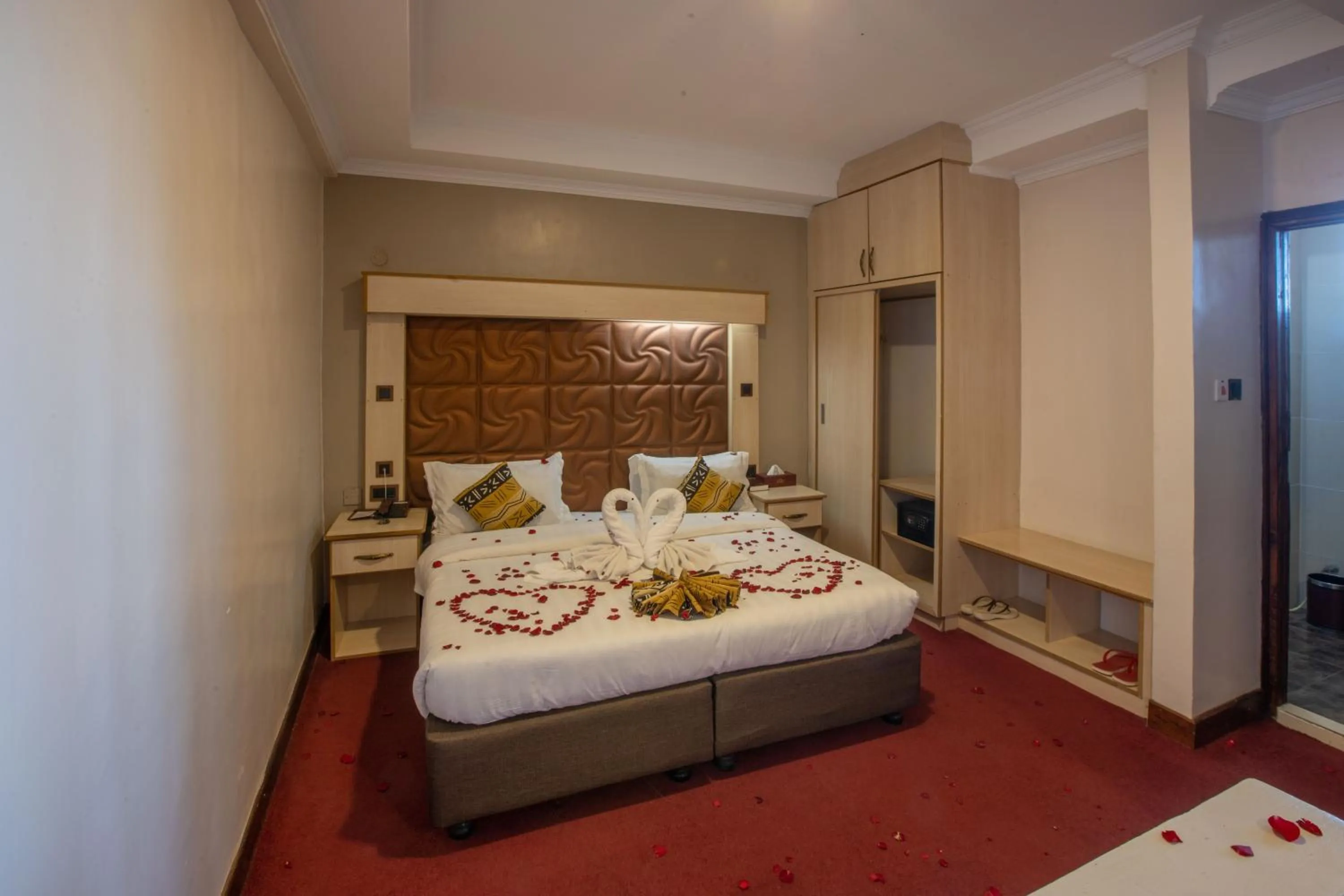 Bed in The Luke Hotel Cravers Thika