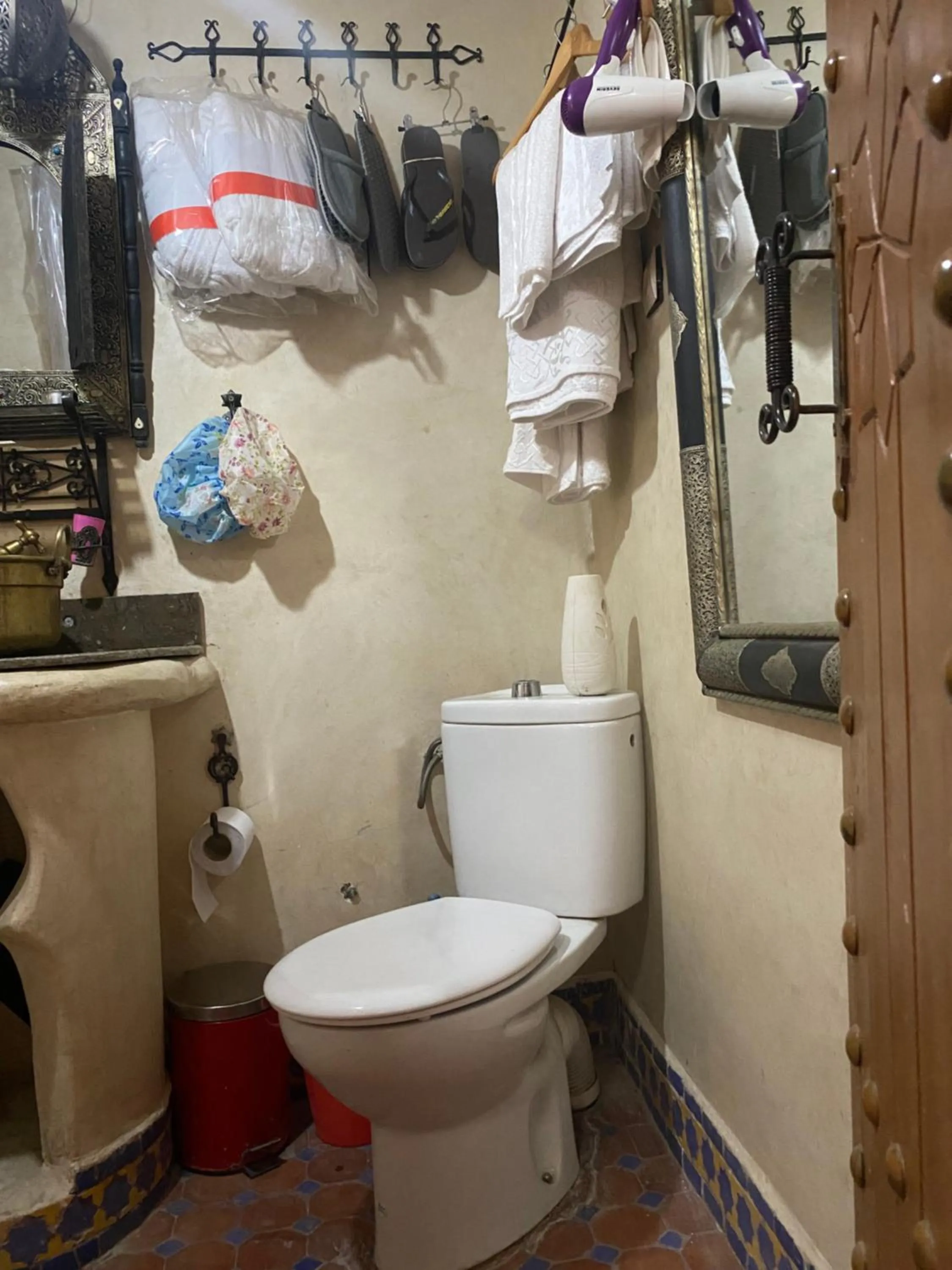 Shower in Riad Azurite