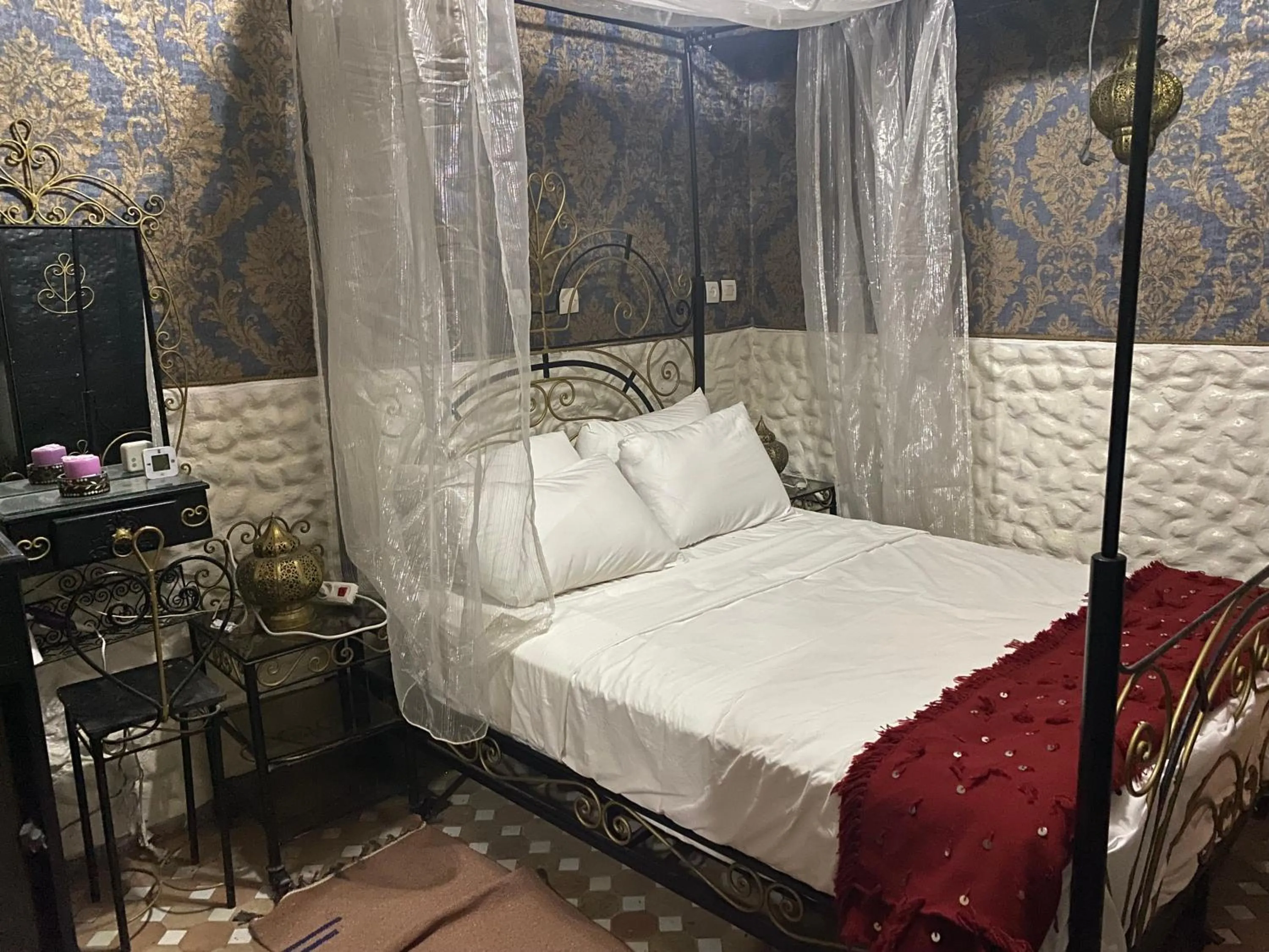 Bed in Riad Azurite
