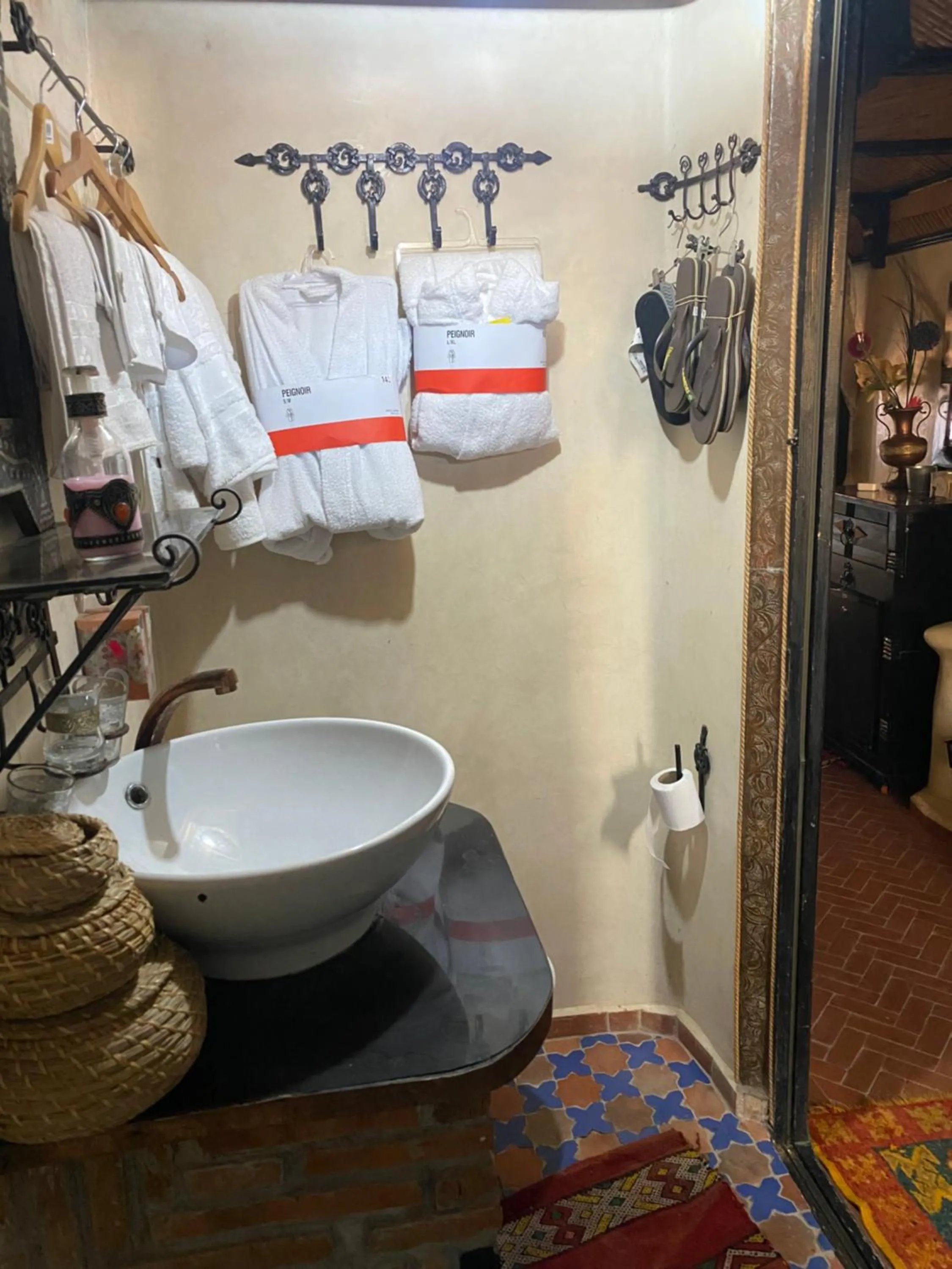 Toilet in Riad Azurite