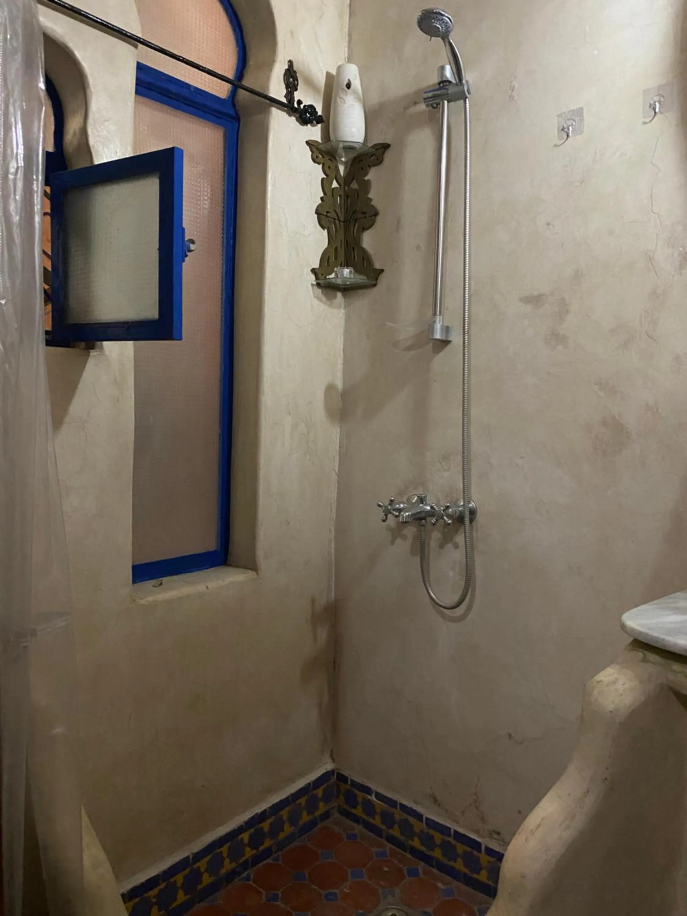Shower in Riad Azurite