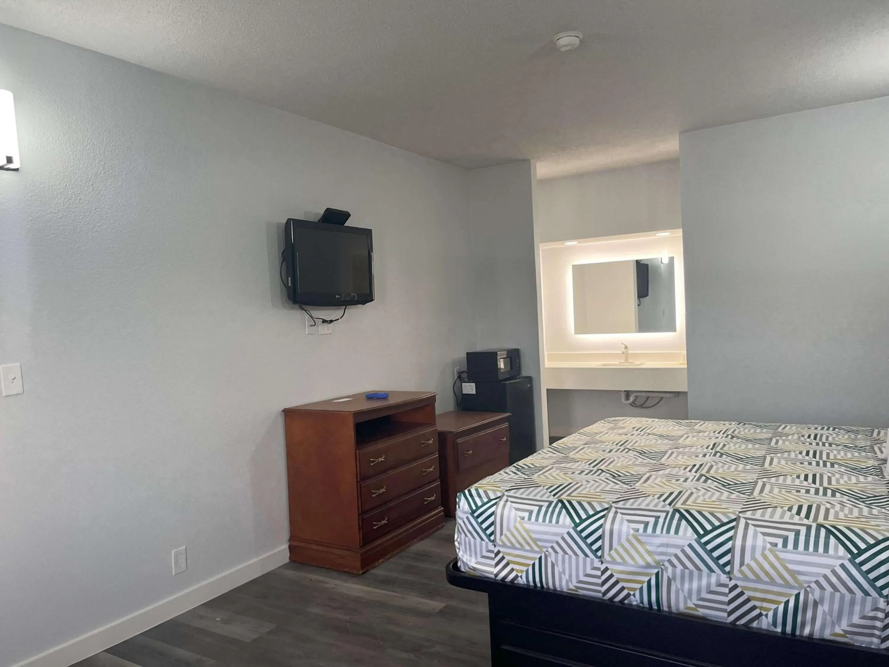 Bedroom, Bed in Rodeway Inn