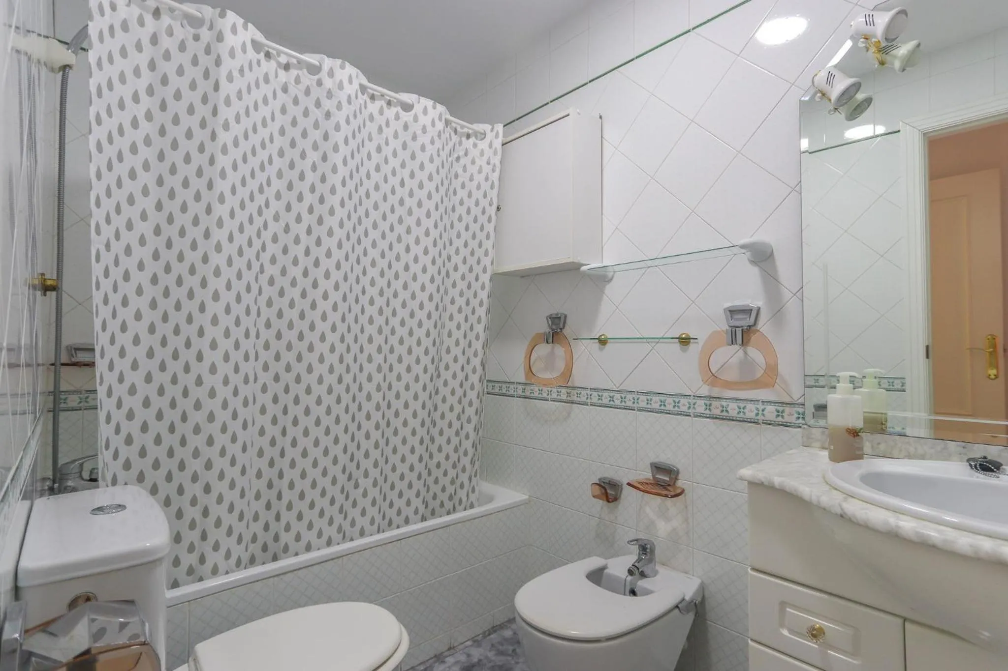 Bathroom in 084 - Isabel La Católica - comfortHOLIDAYS