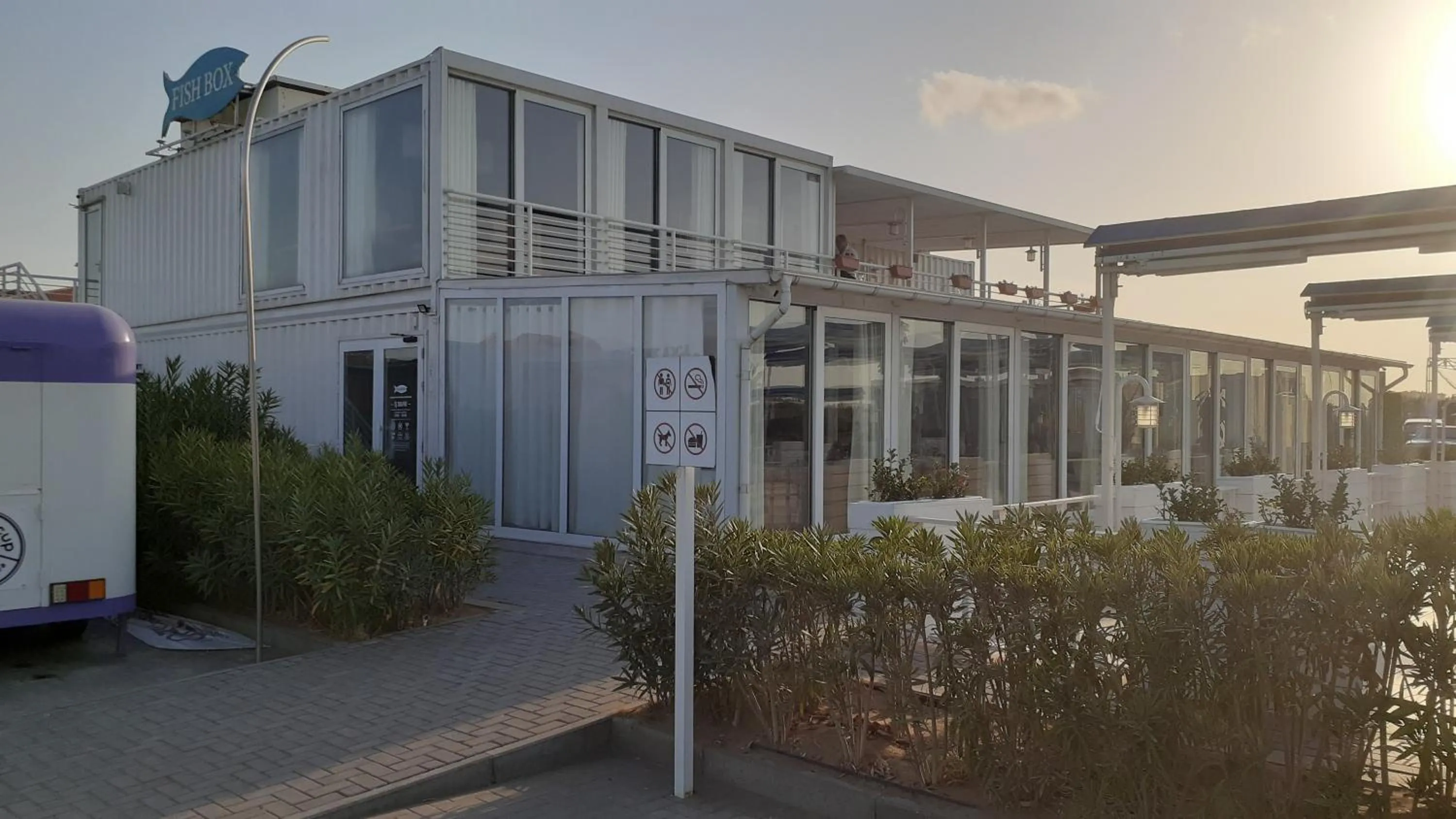 Restaurant/places to eat in Sea Breeze