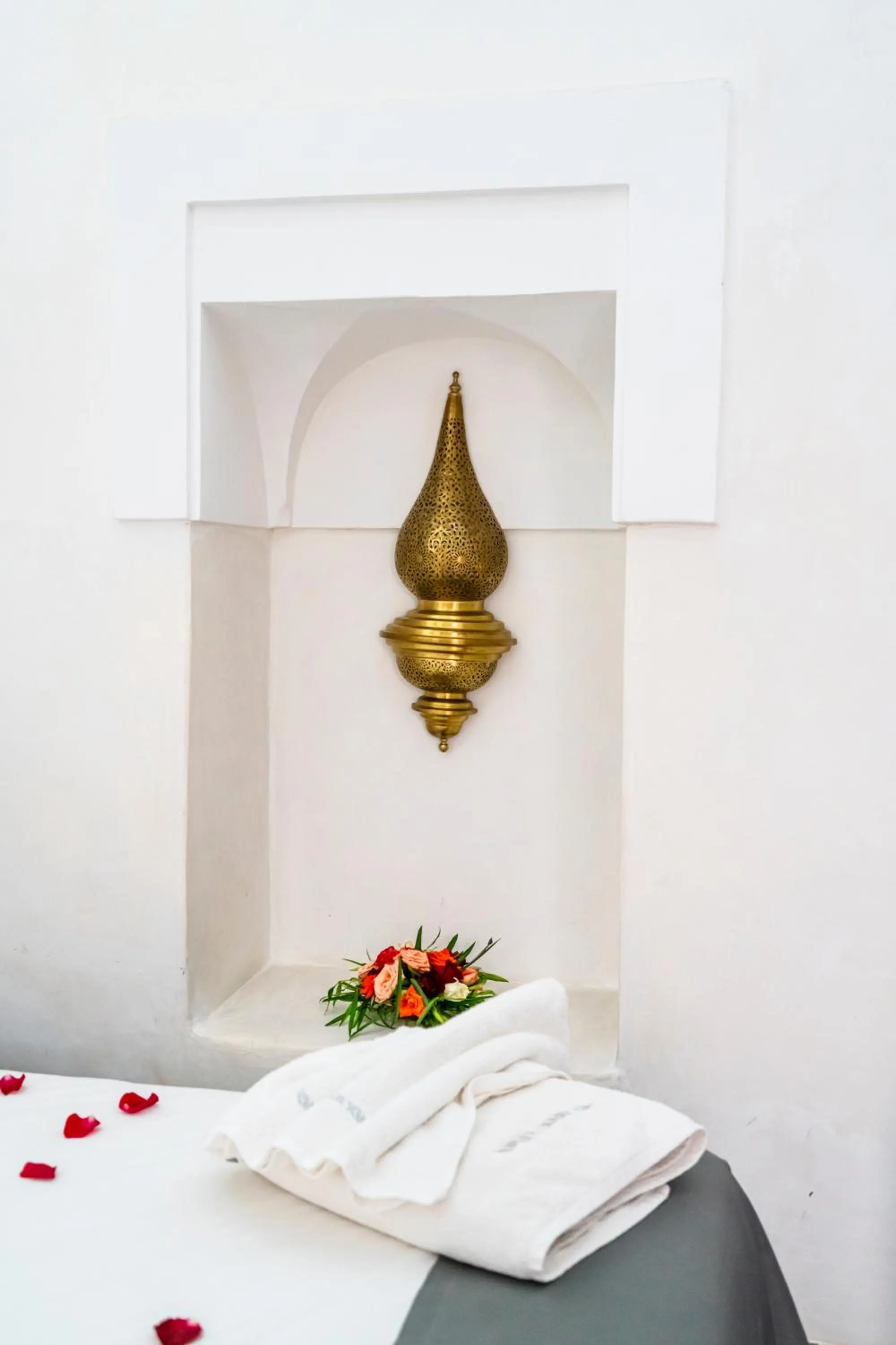 Bed in Palais Aix Kabaj &Spa