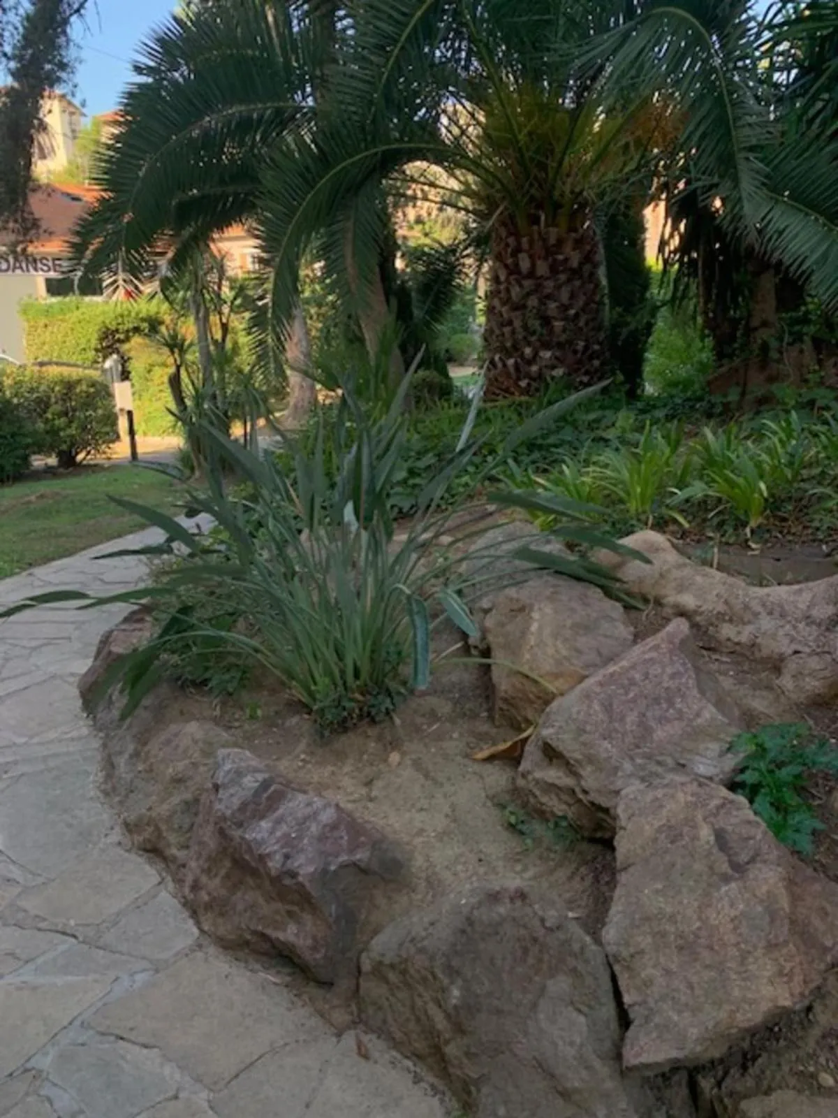 Lovely cosy nest close to the centre of Cannes