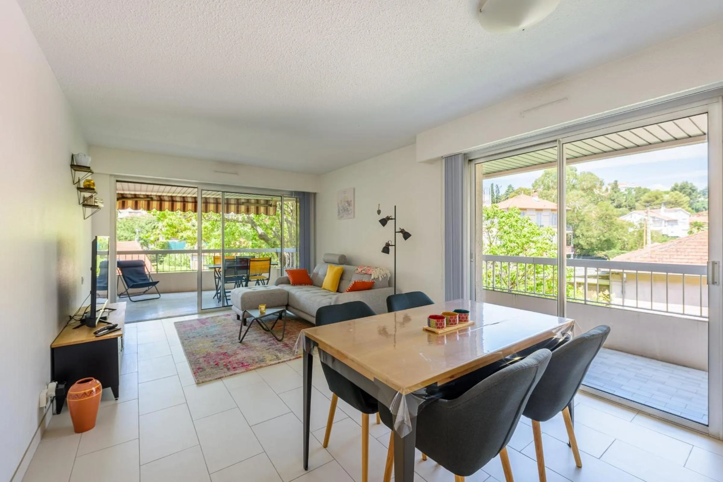 Lovely cosy nest close to the centre of Cannes