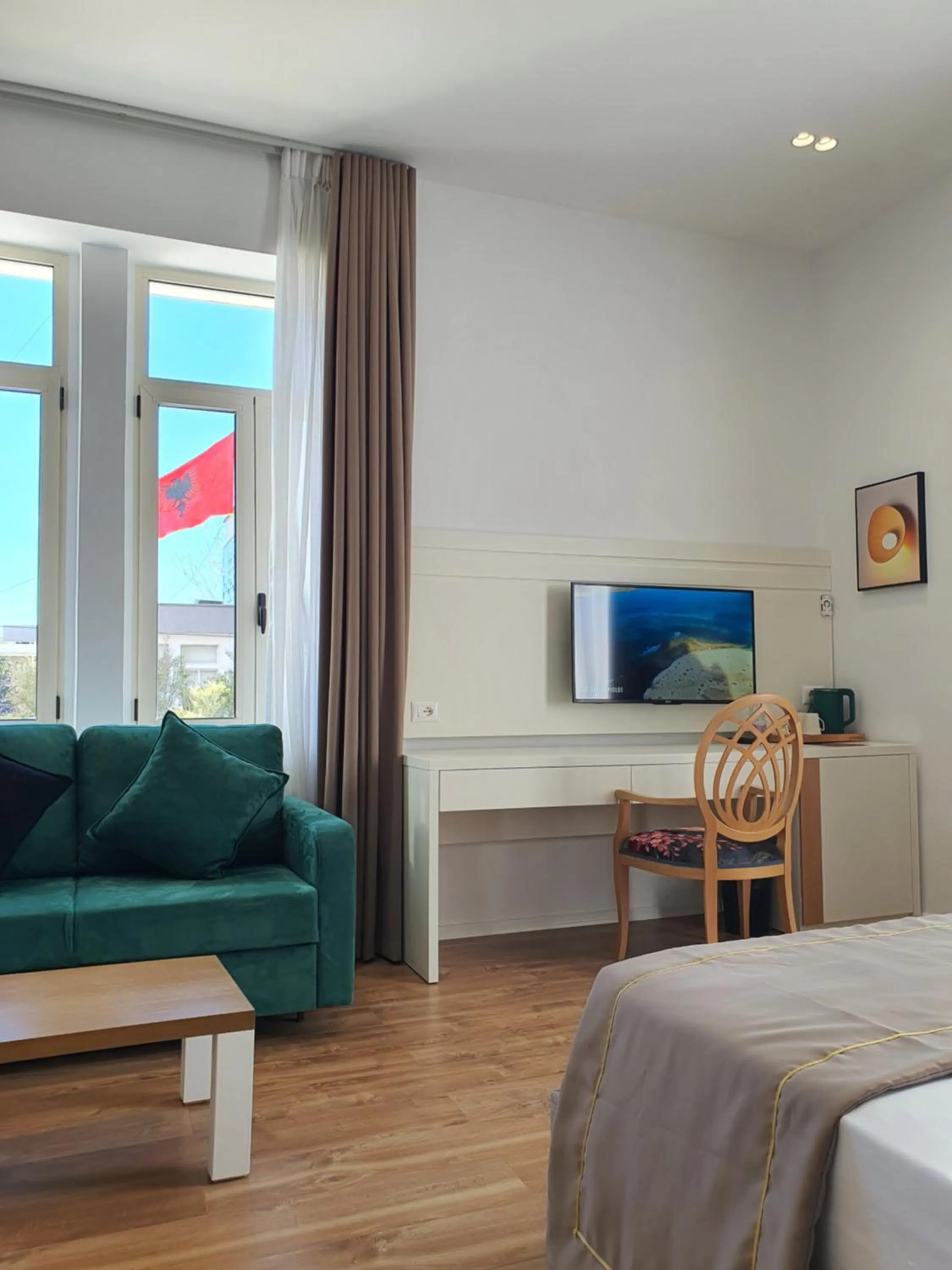 Photo of the whole room, Bed in HEIRESS Hotel