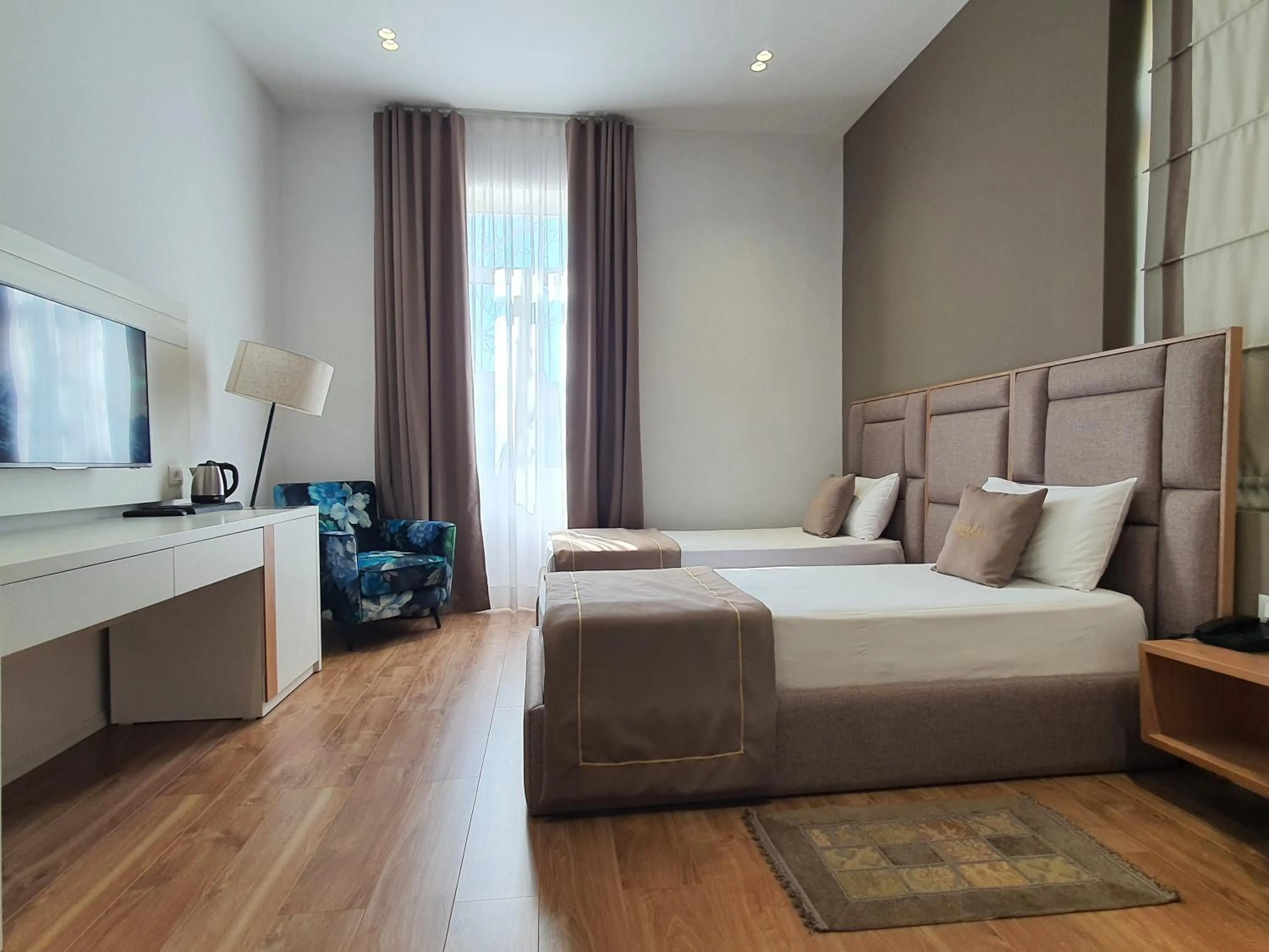 Bedroom, Bed in HEIRESS Hotel