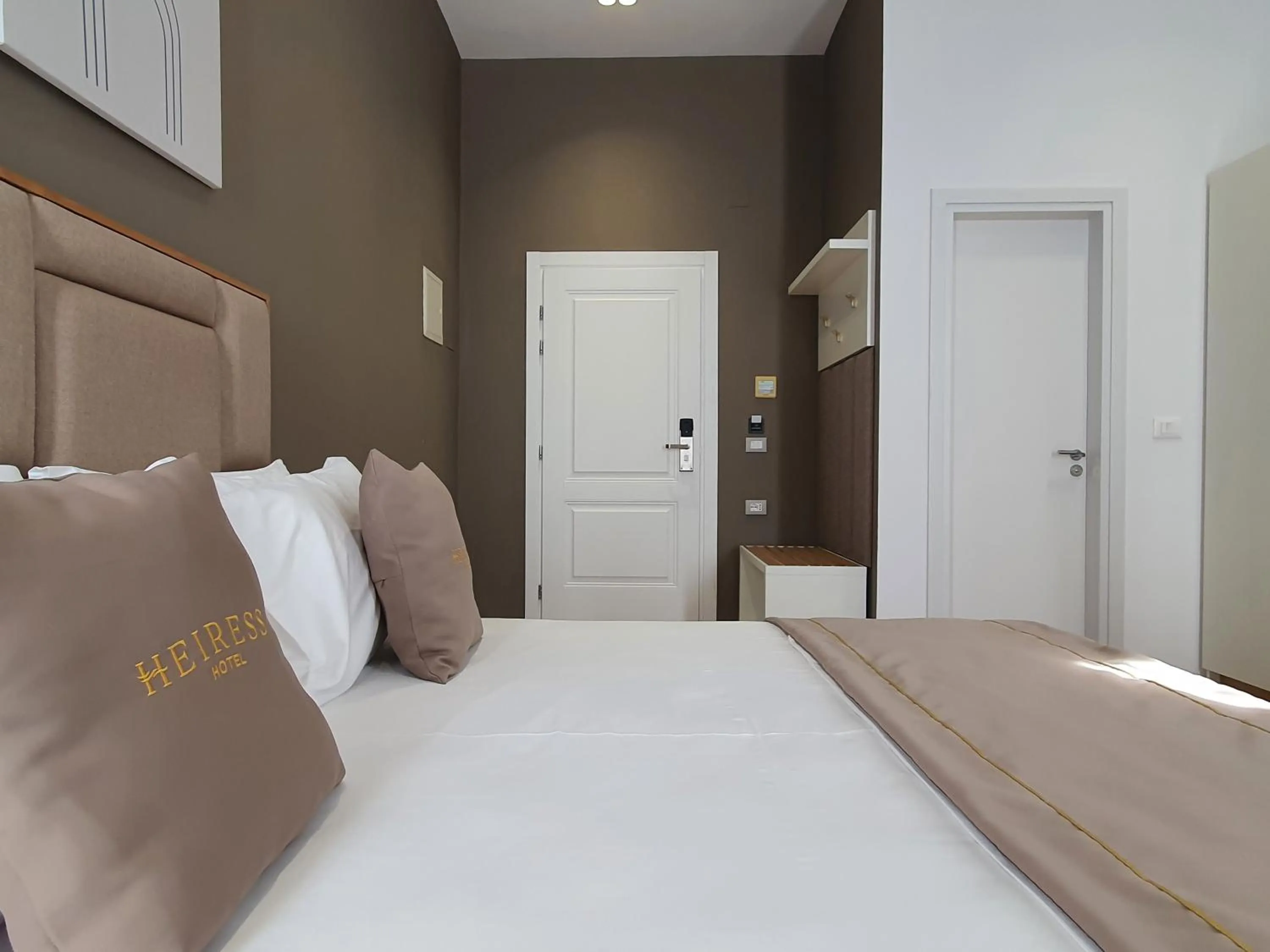 Photo of the whole room, Bed in HEIRESS Hotel