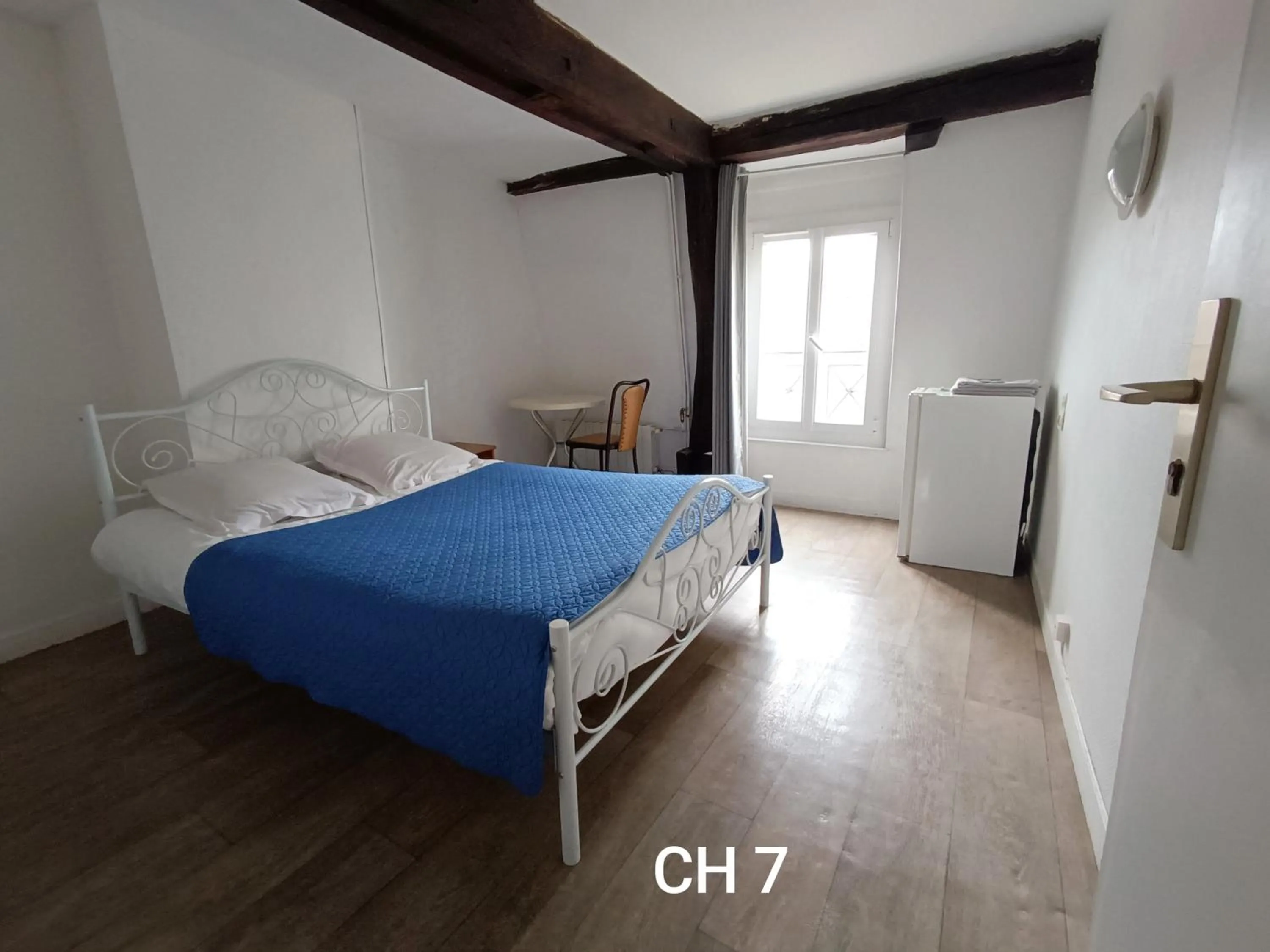 Bed in HOTEL LE FONTENOY