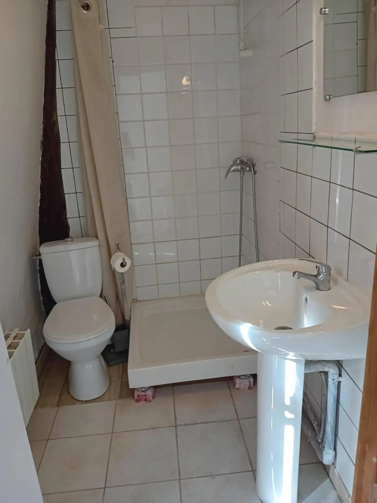 Bathroom in HOTEL LE FONTENOY
