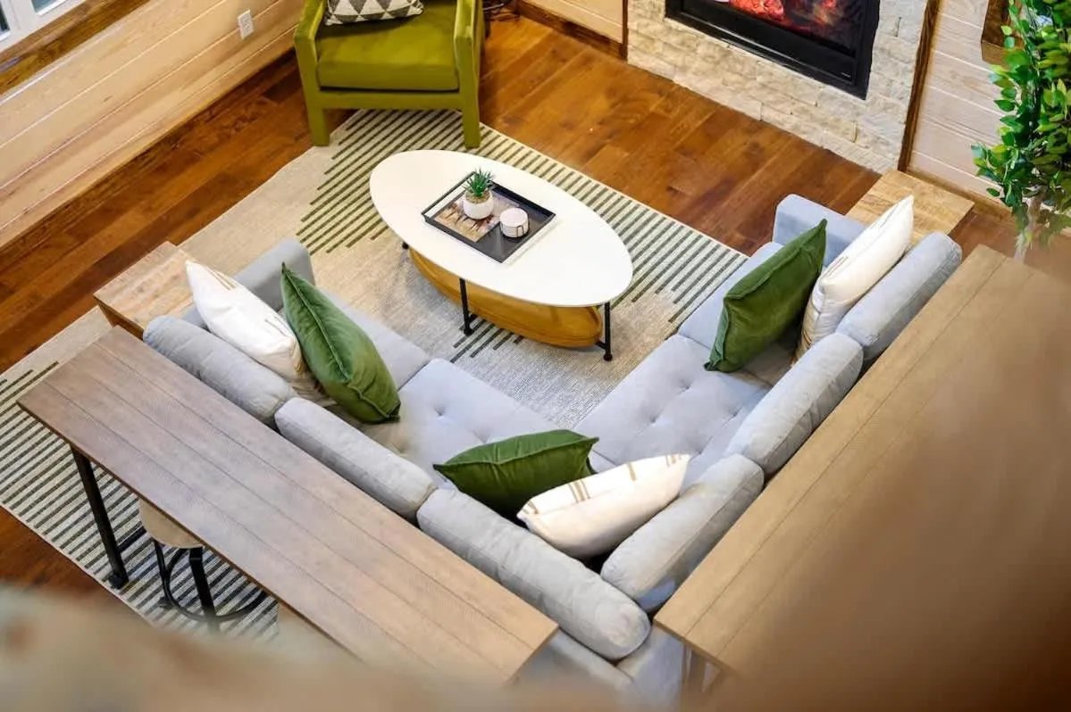 Family-friendly Broken Bow Cabin - Spa, Game Room