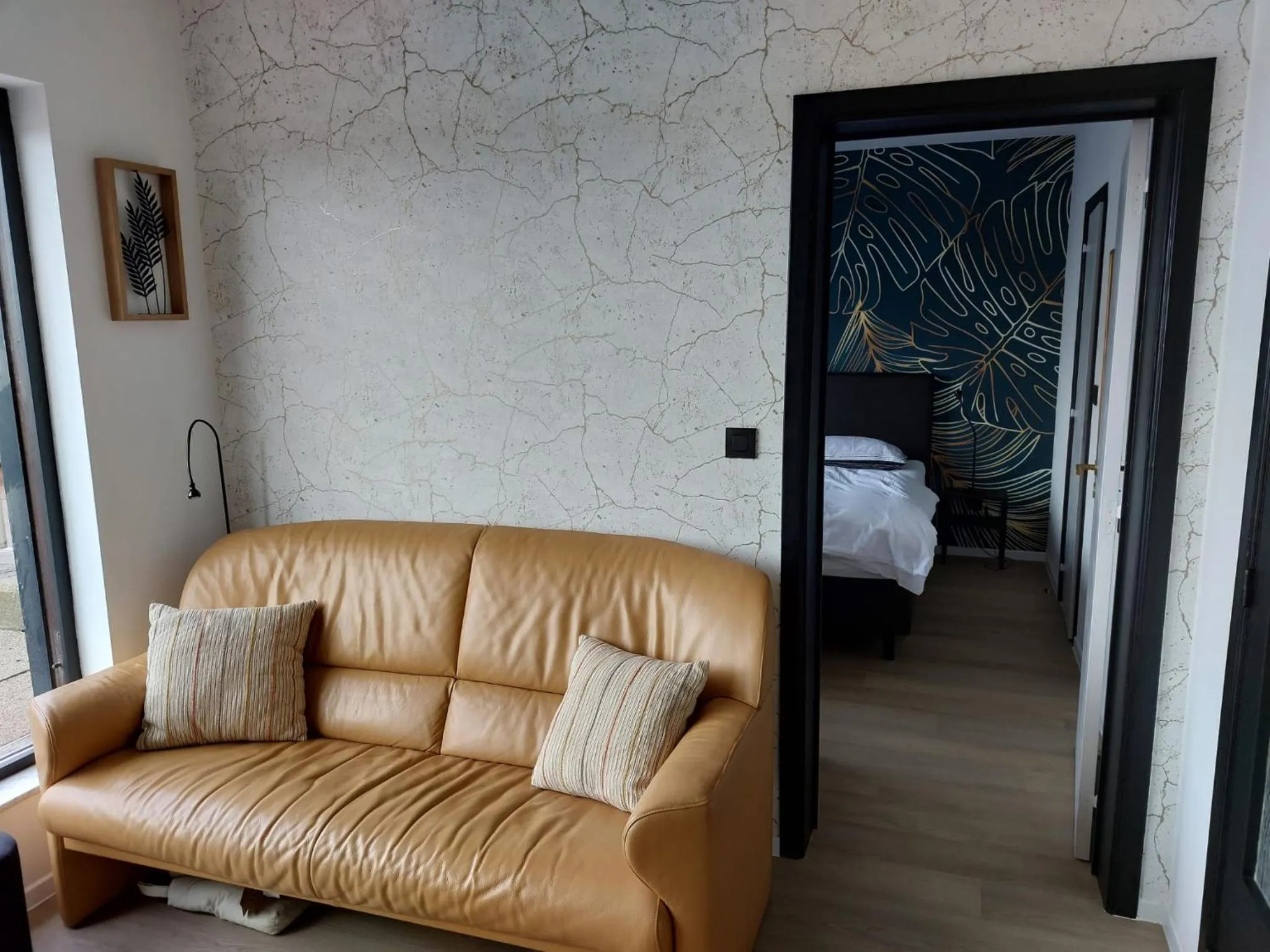 Seating area, Bed in The Vans