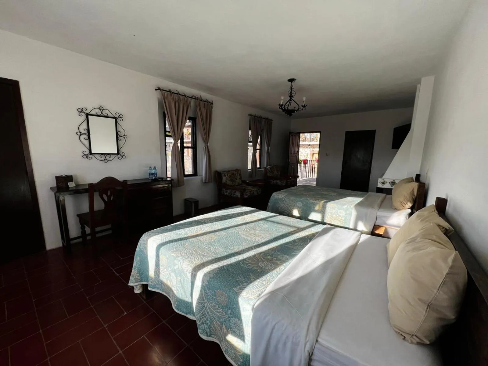 Photo of the whole room, Bed in Posada de las Monjas