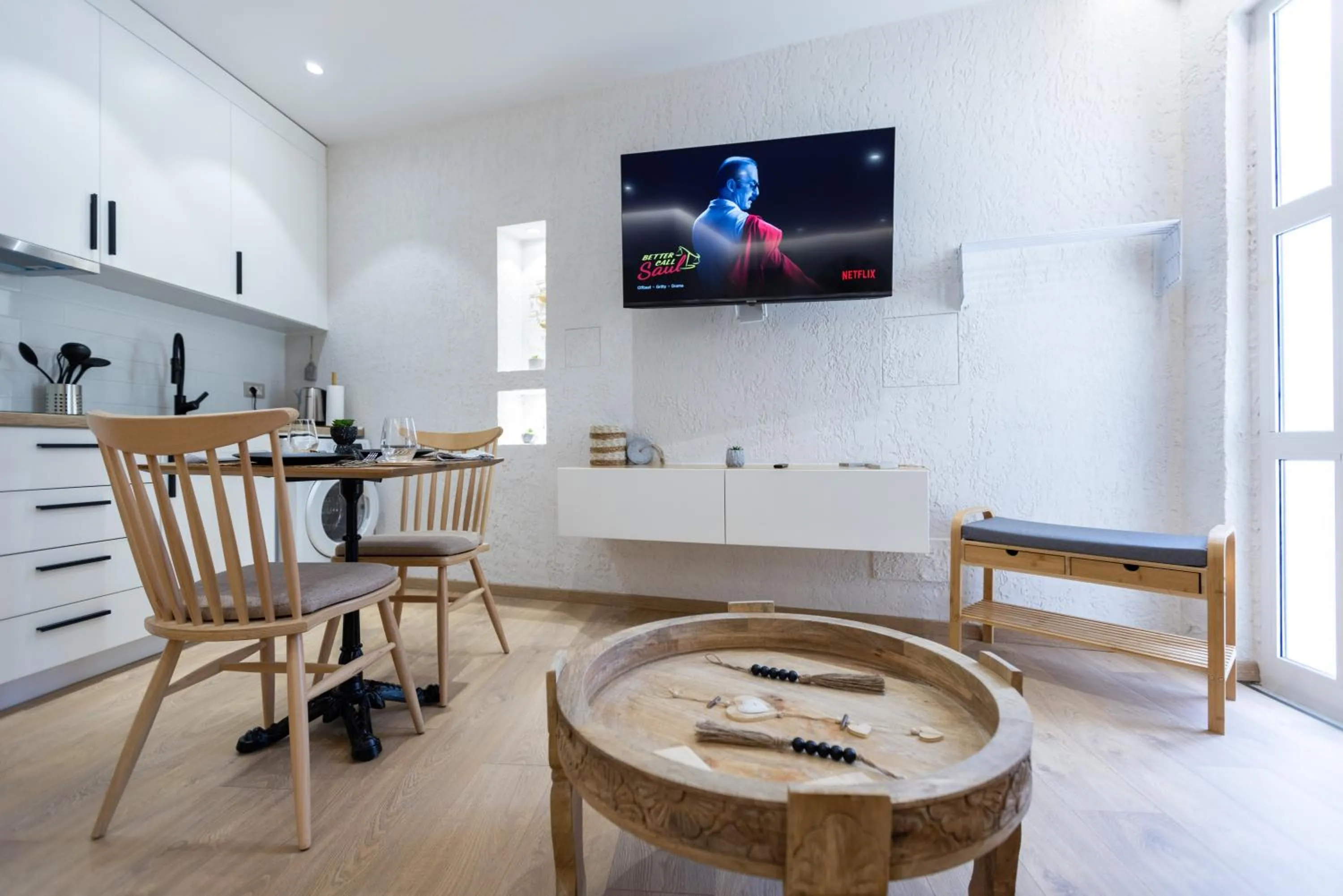 TV and multimedia in Boho Central Apartment