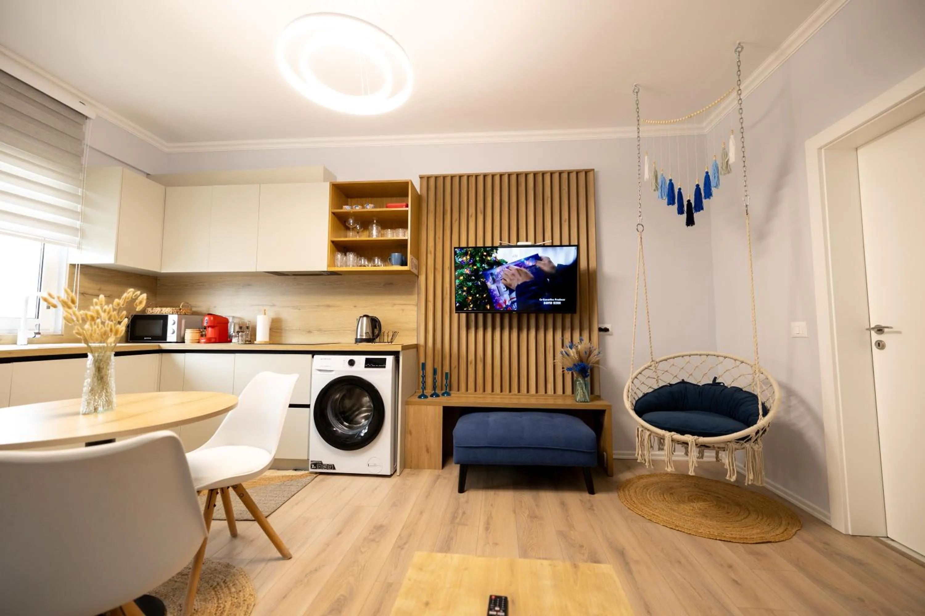 TV and multimedia in Boho Central Apartment