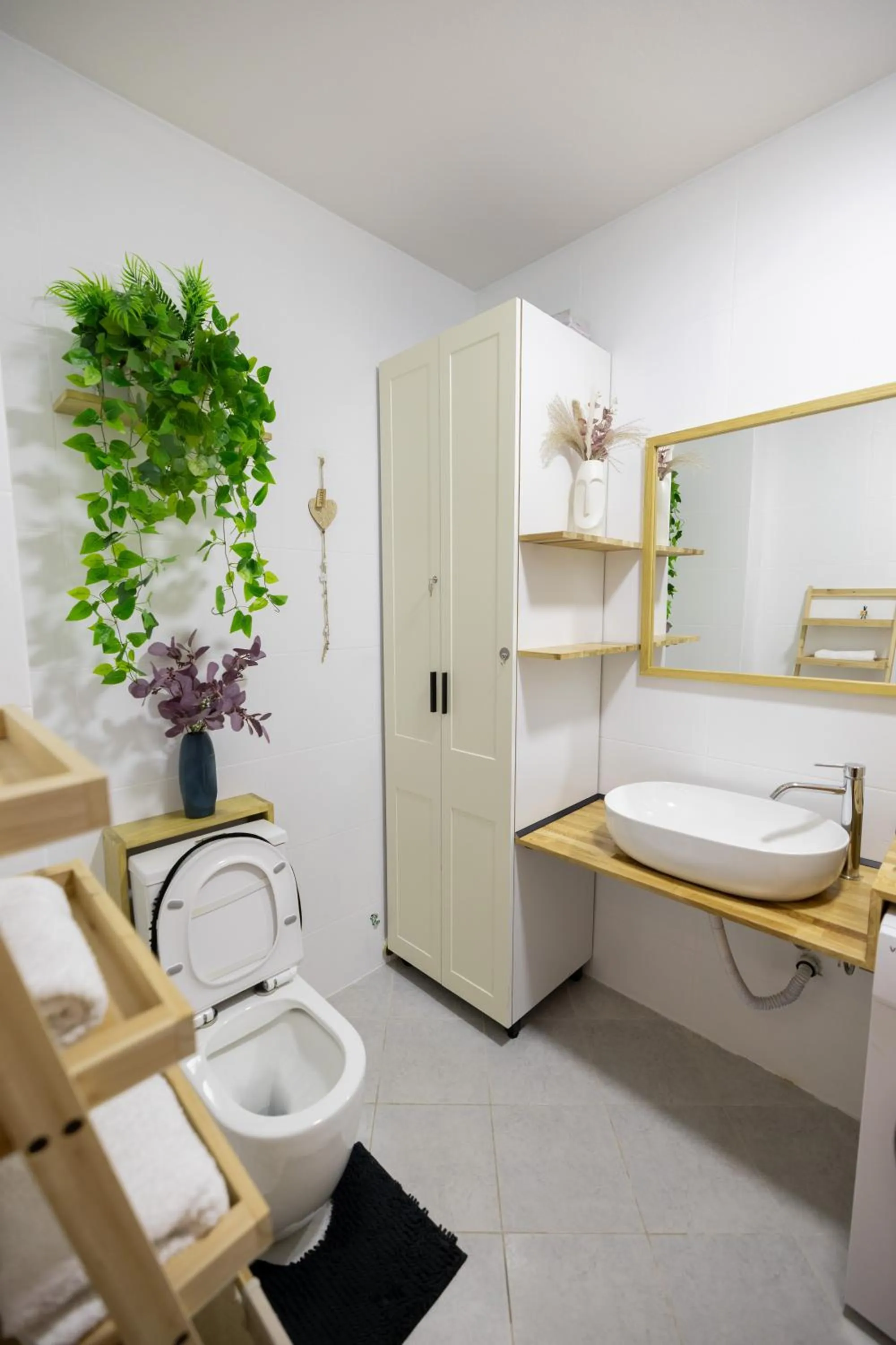 Bathroom in Boho Central Apartment