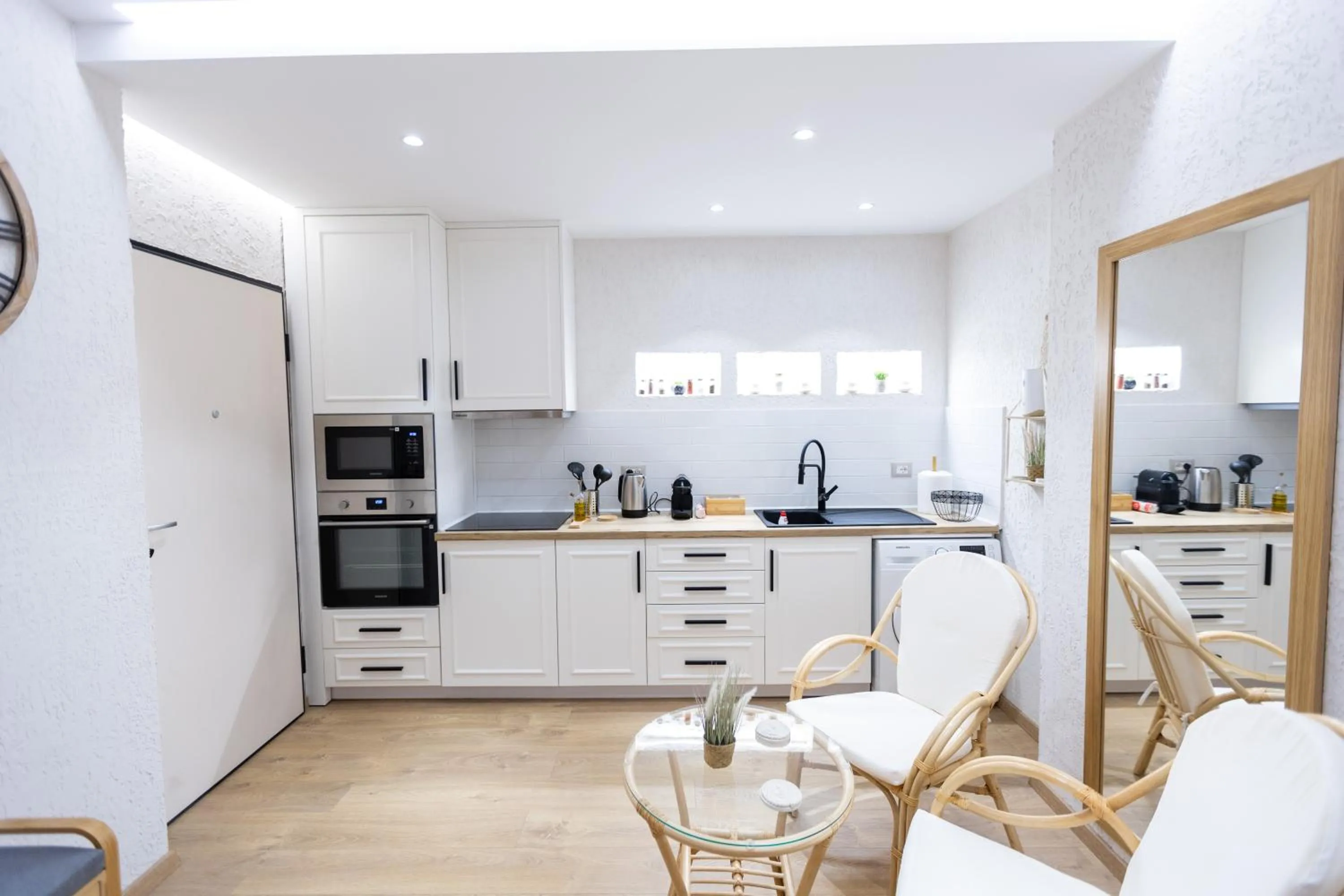 Kitchen or kitchenette in Boho Central Apartment